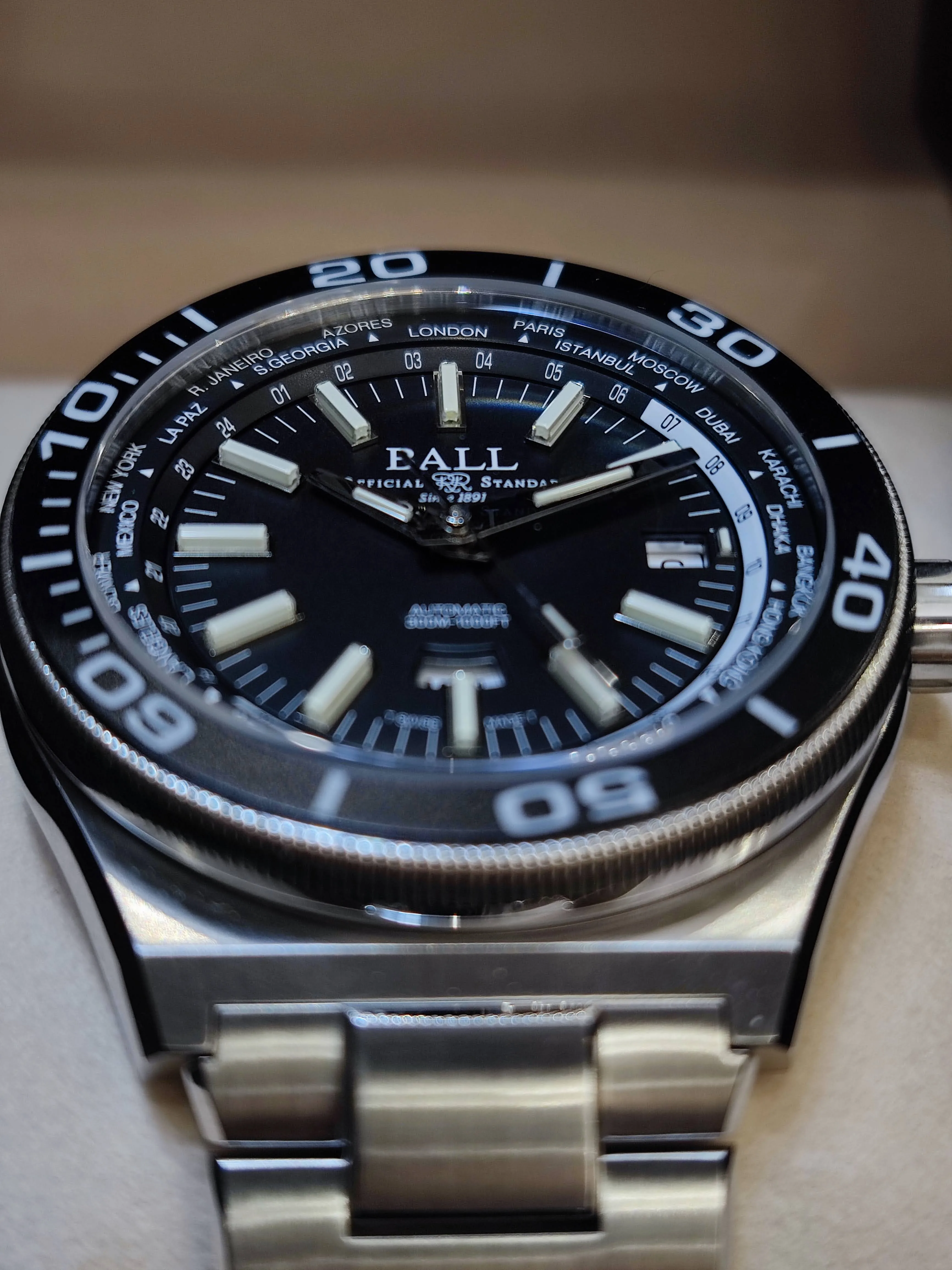 BALL Roadmaster Worldtime 42mm DG3032A-S-BKBK