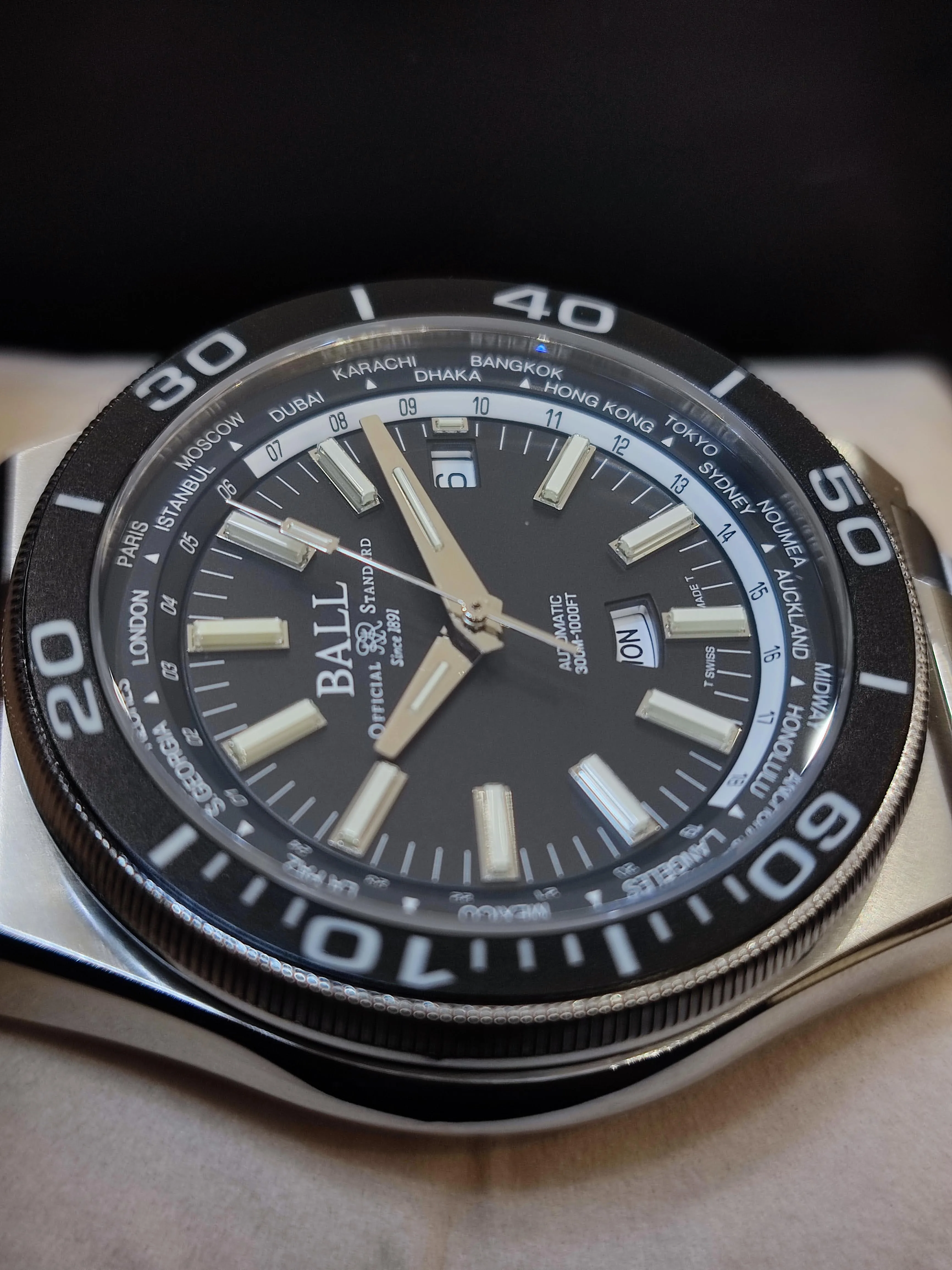 BALL Roadmaster Worldtime 42mm DG3032A-S-BKBK