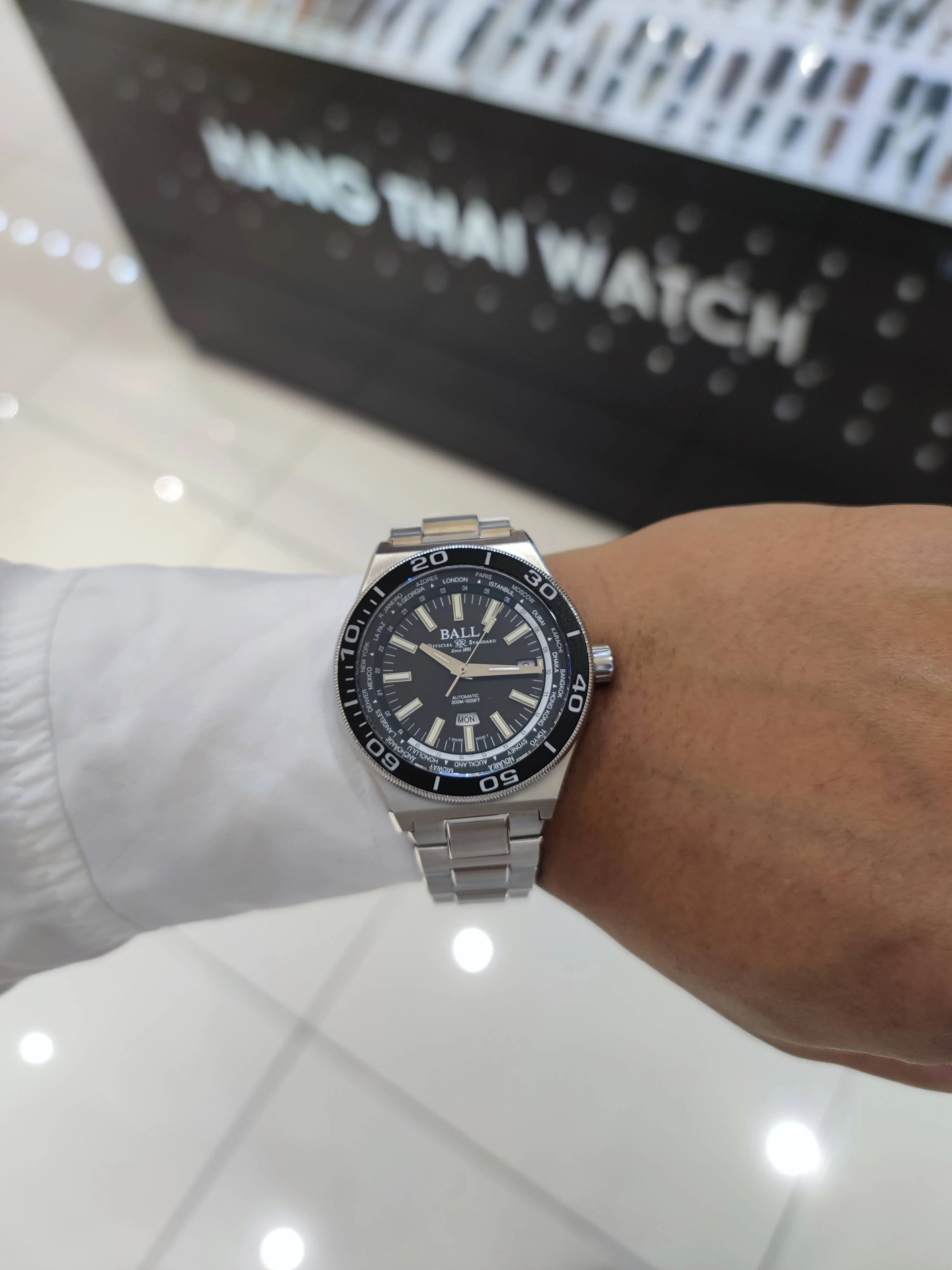 BALL Roadmaster Worldtime 42mm DG3032A-S-BKBK