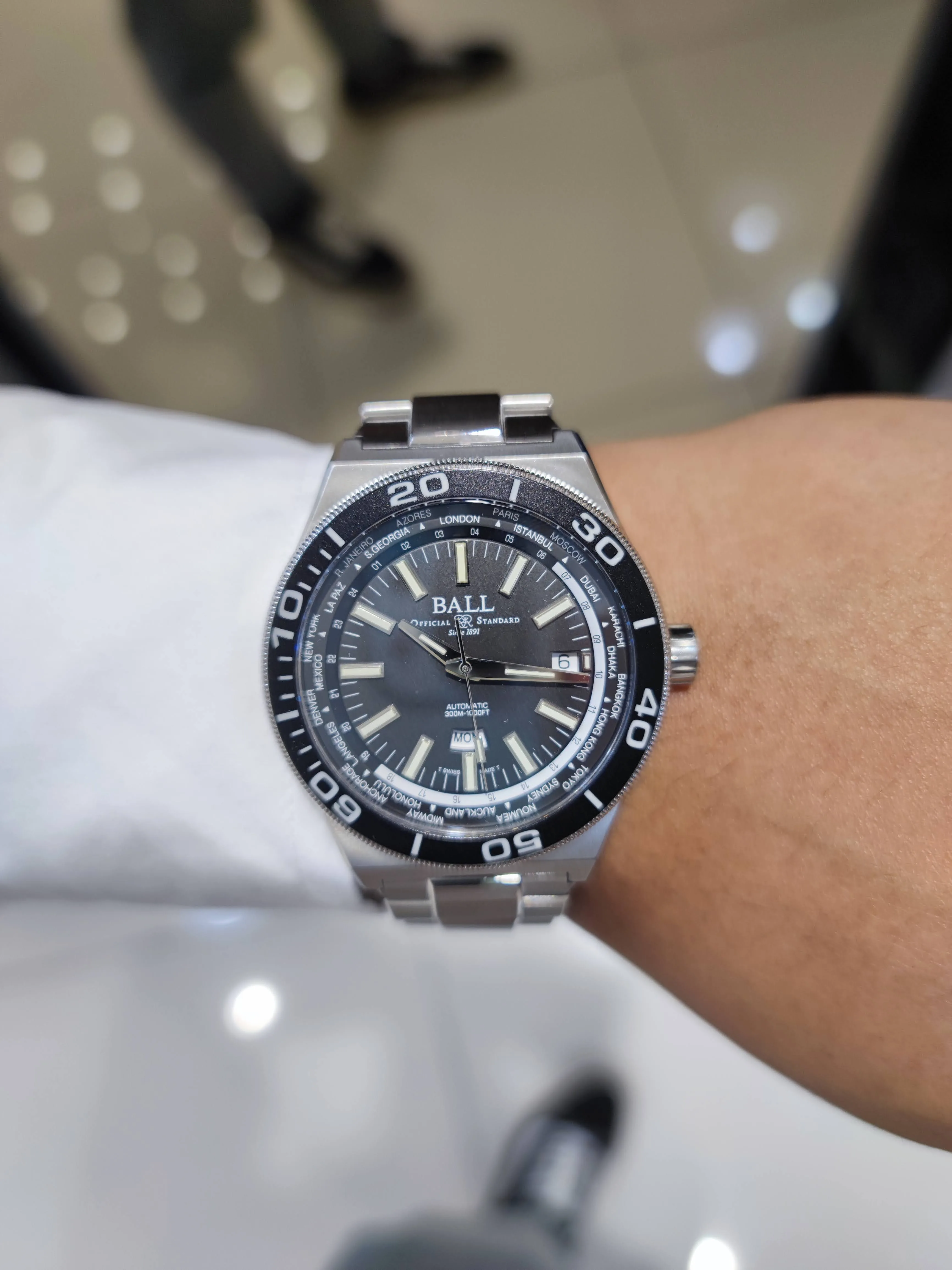 BALL Roadmaster Worldtime 42mm DG3032A-S-BKBK
