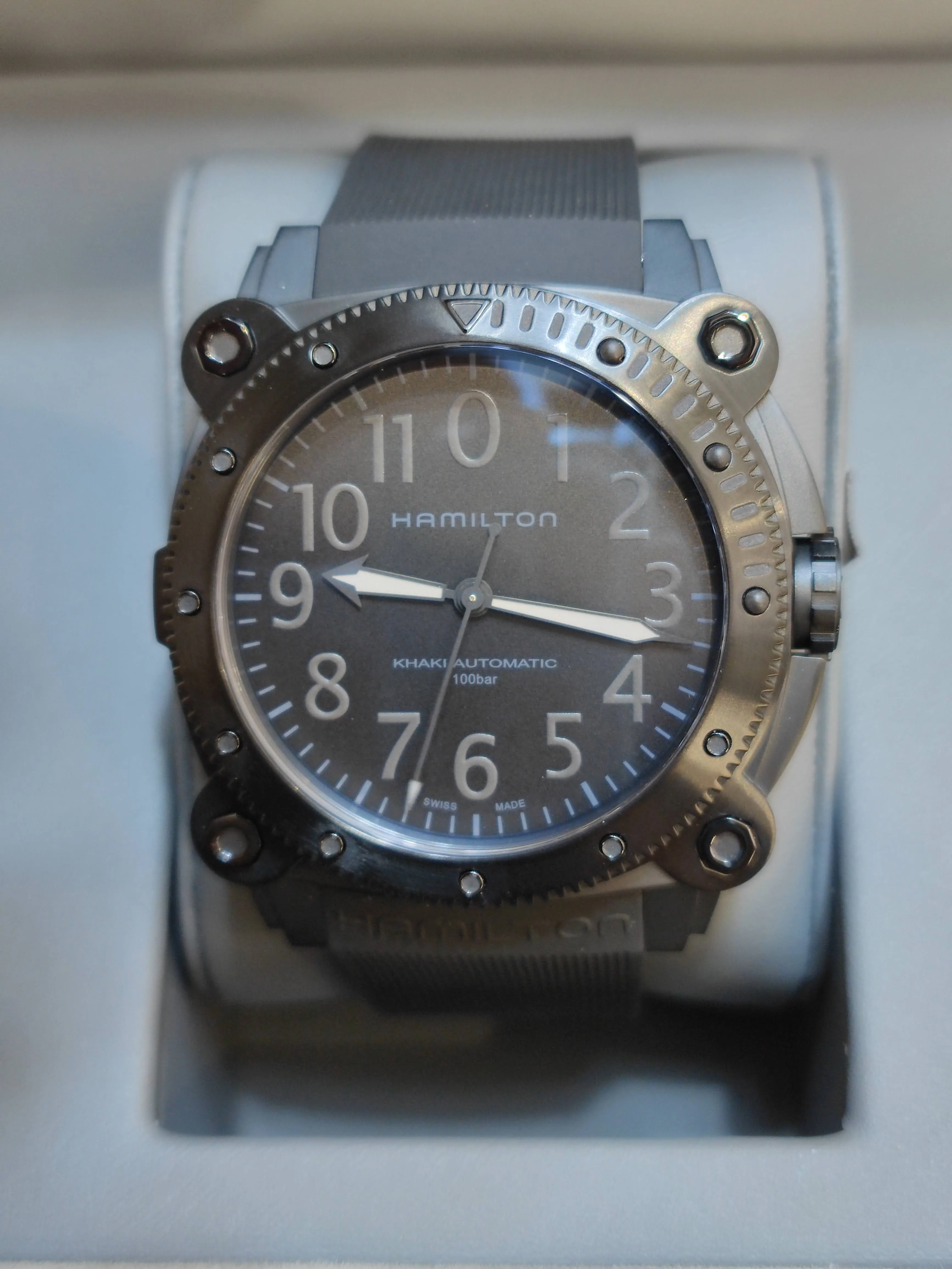 Khaki NAVY BeLOWZERO