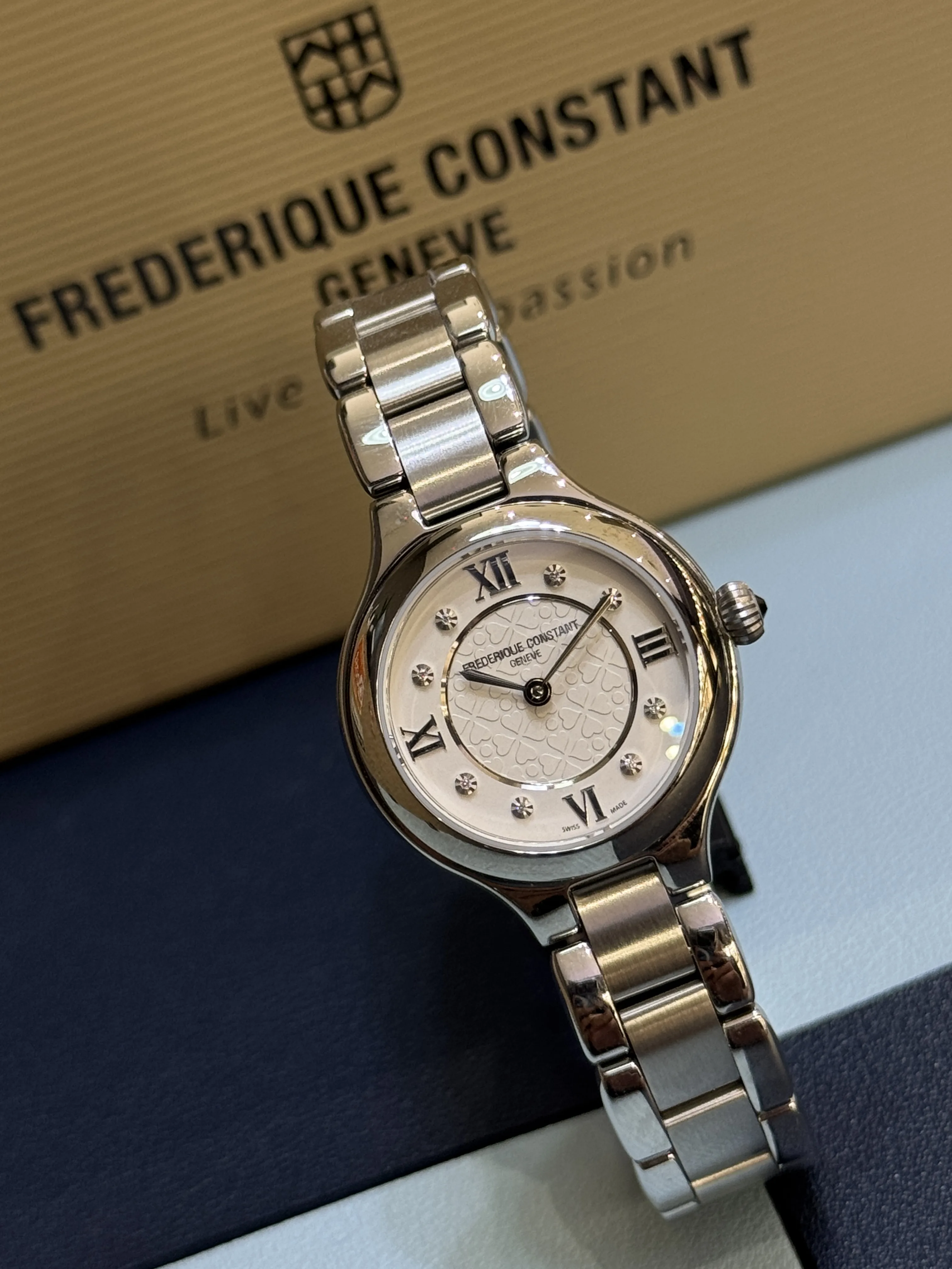 DELIGHT LADIES | FC-200WHD1ER36B