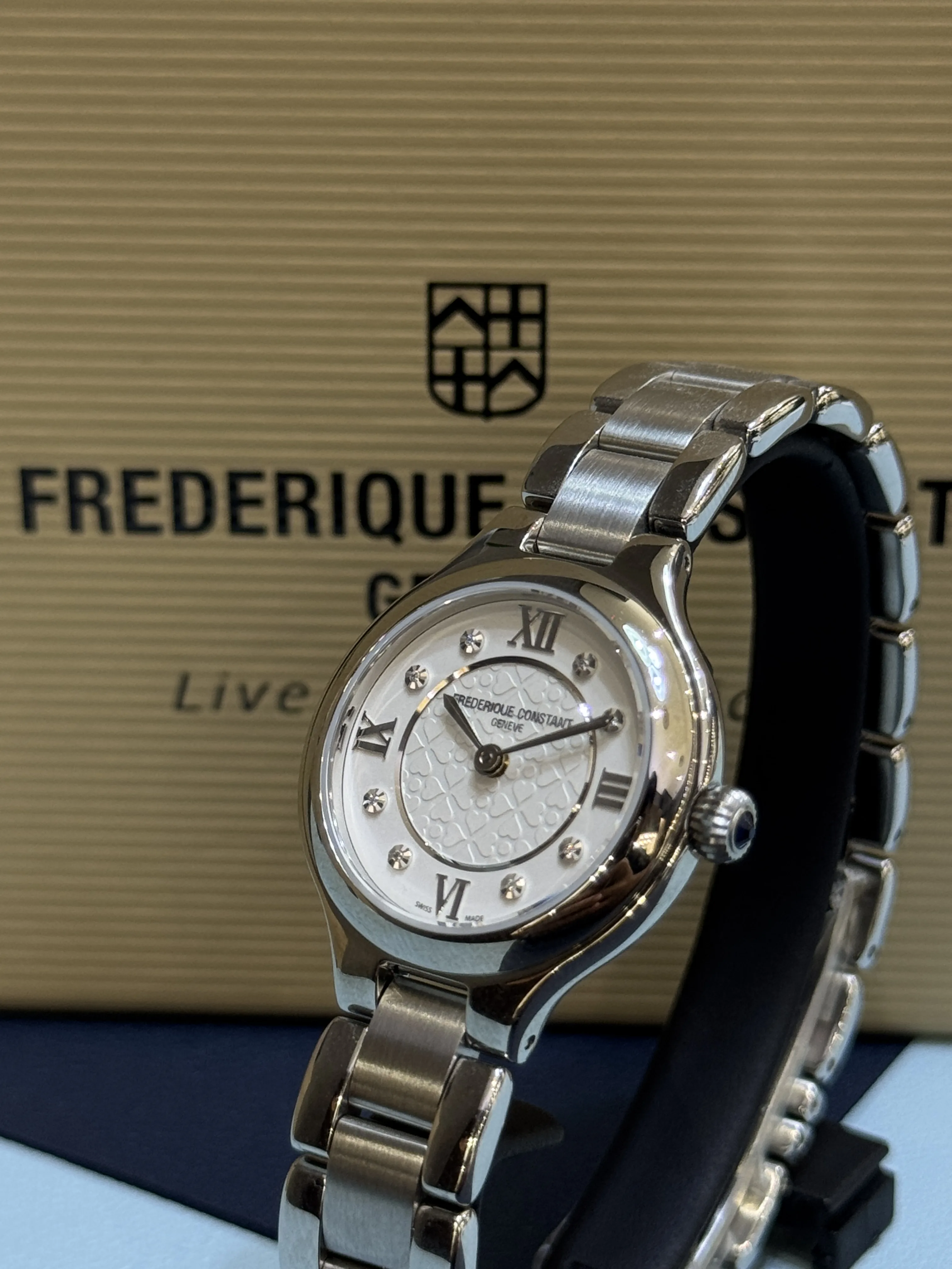 DELIGHT LADIES | FC-200WHD1ER36B