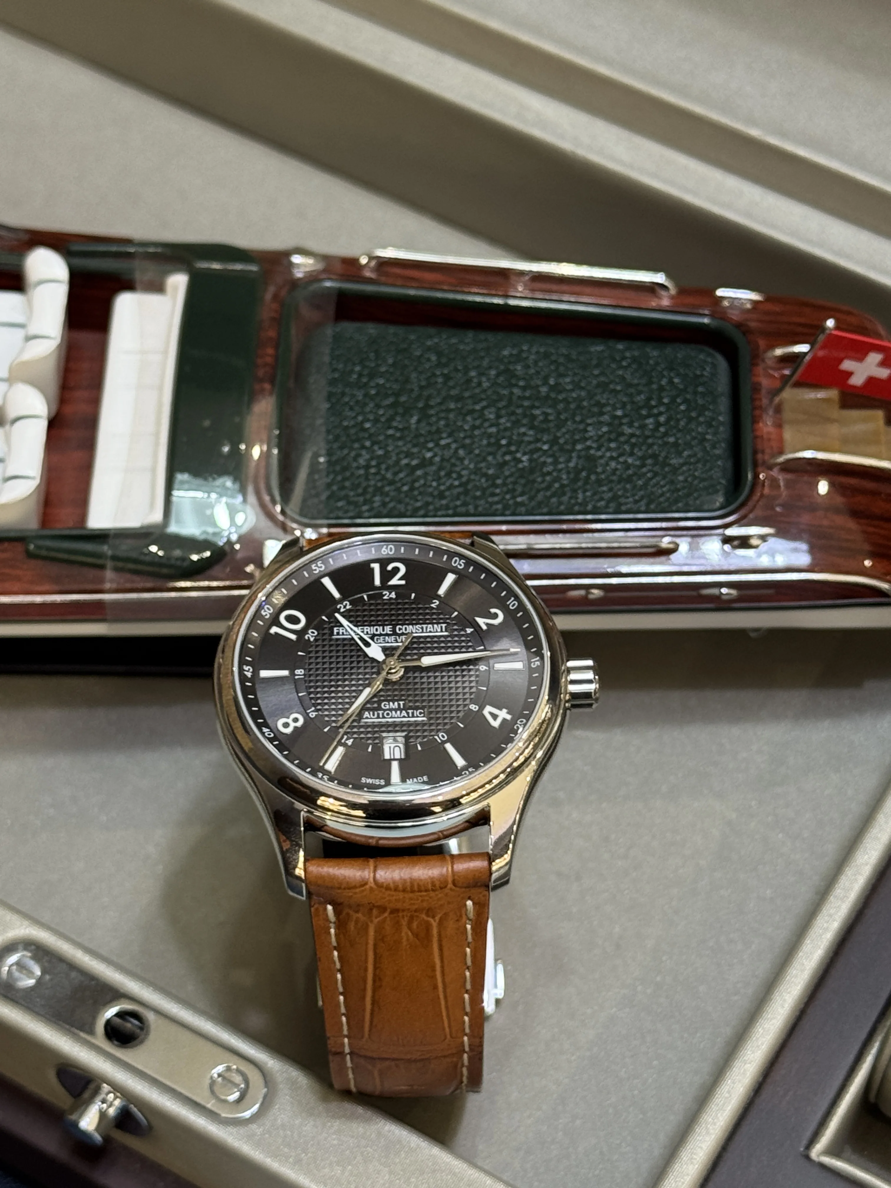 RUNABOUT | GMT | FC-350RMG5B6