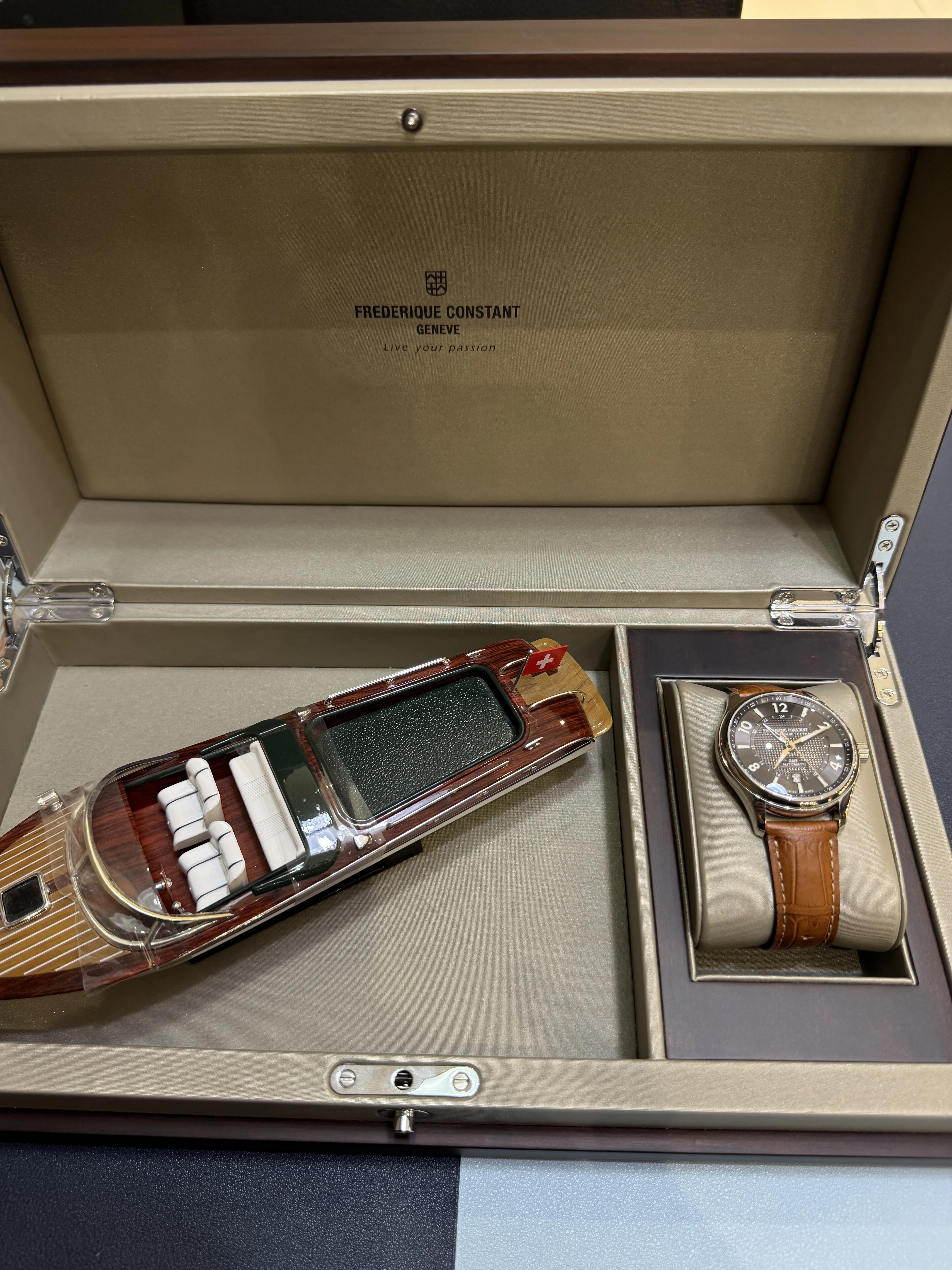 RUNABOUT | GMT | FC-350RMG5B6