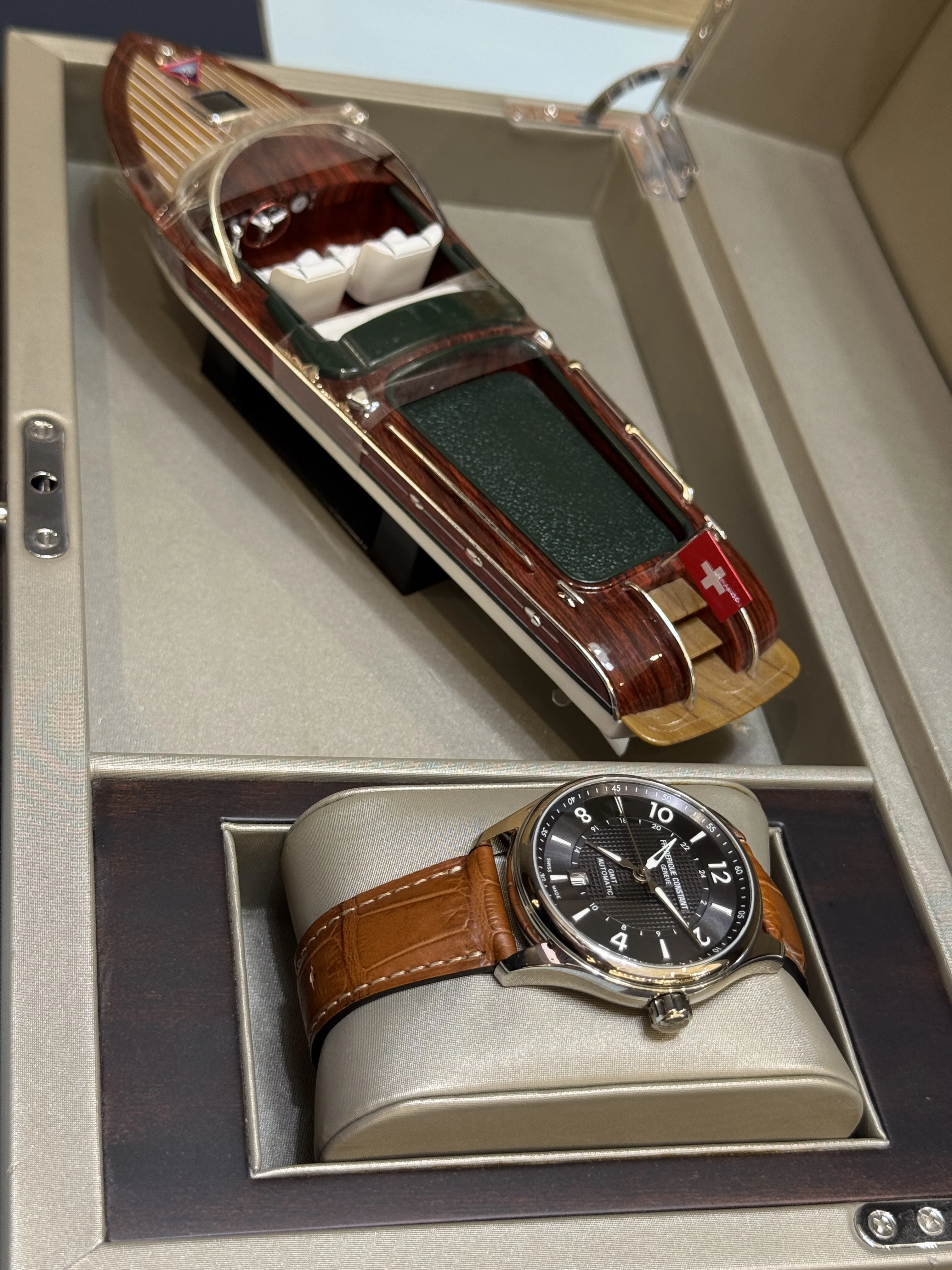RUNABOUT | GMT | FC-350RMG5B6