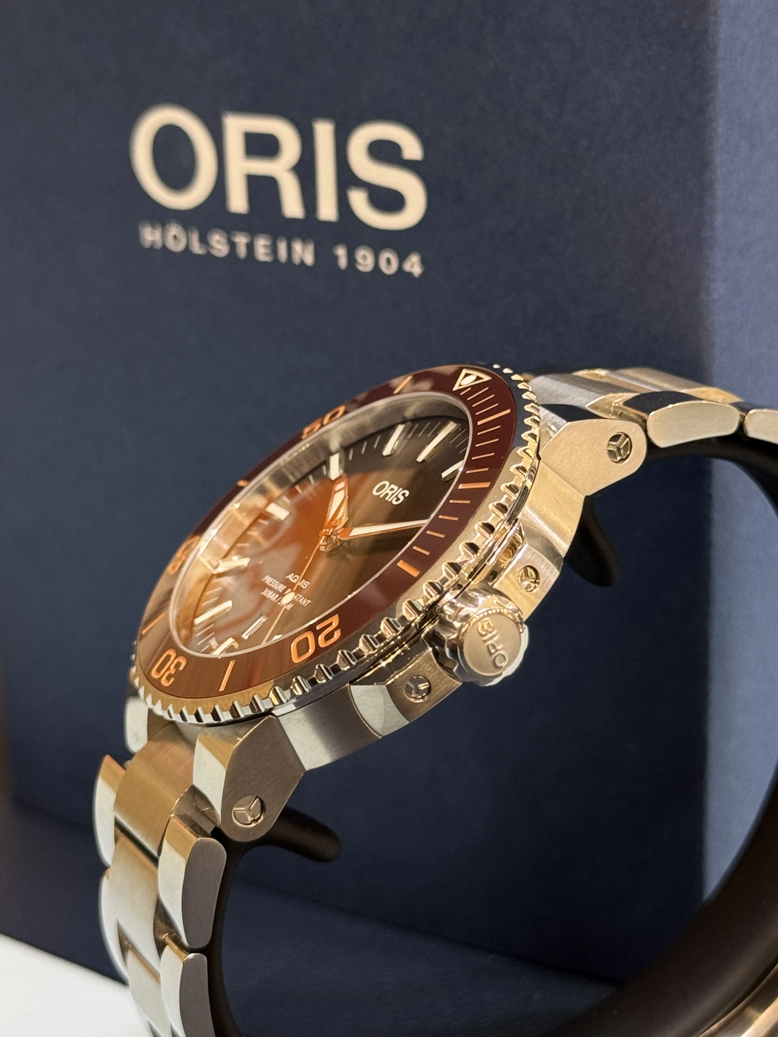 AQUIS | DATE | AUTOMATIC | 01 733 7730 4152 07 8 24 05PEB