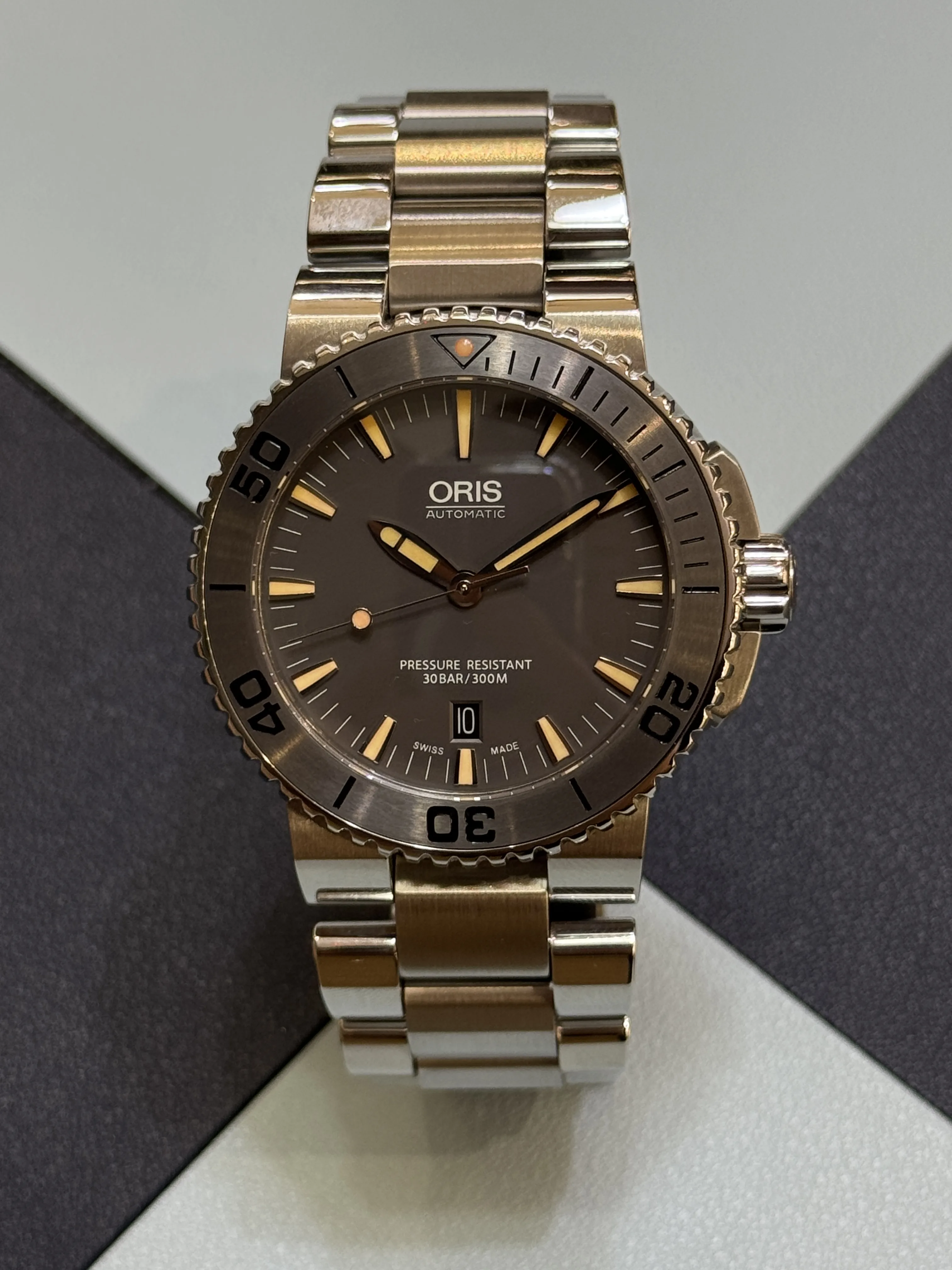 AQUIS | DATE | AUTOMATIC | 01 733 7653 4158 07 8 26 01PEB