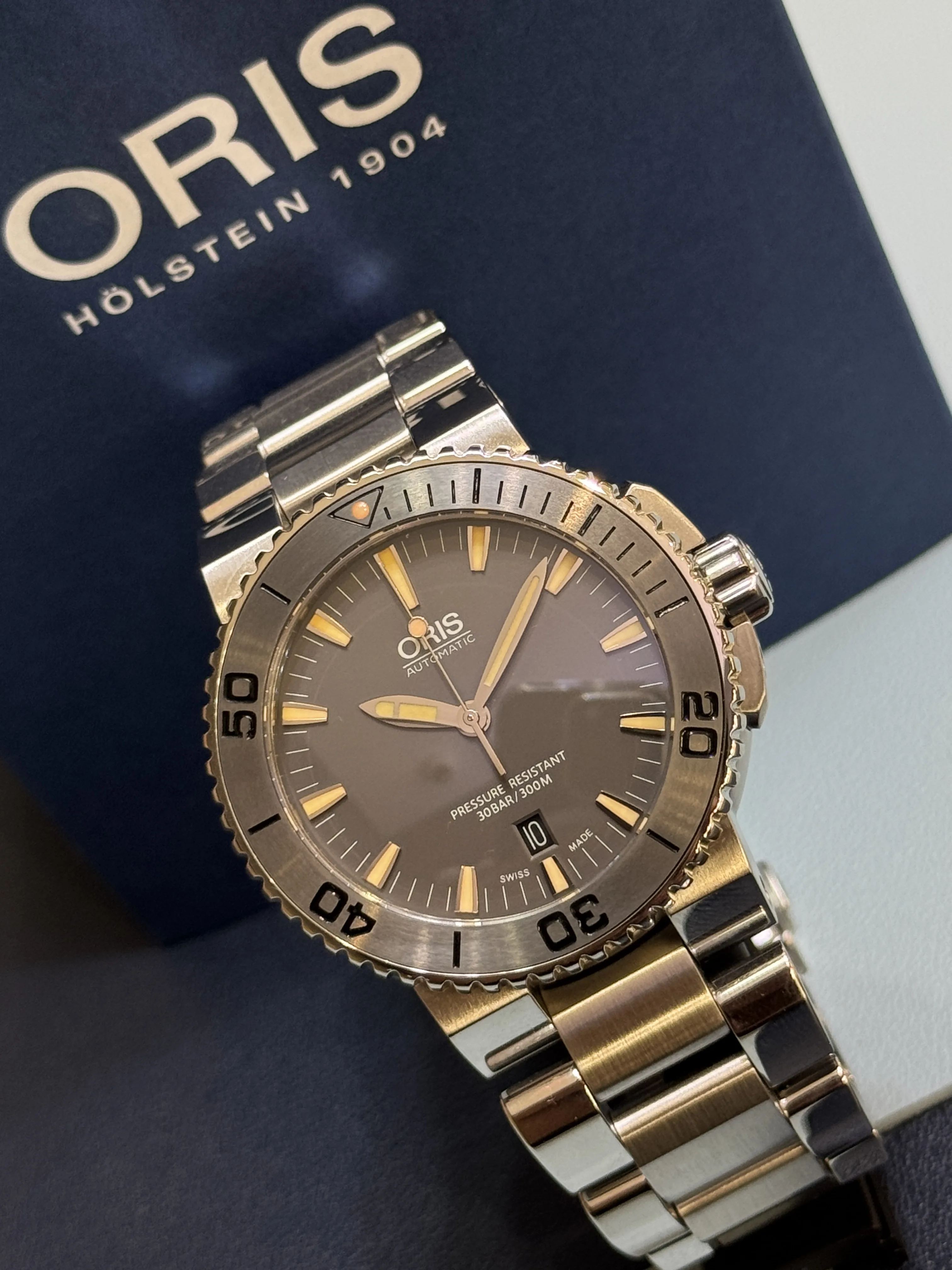 AQUIS | DATE | AUTOMATIC | 01 733 7653 4158 07 8 26 01PEB