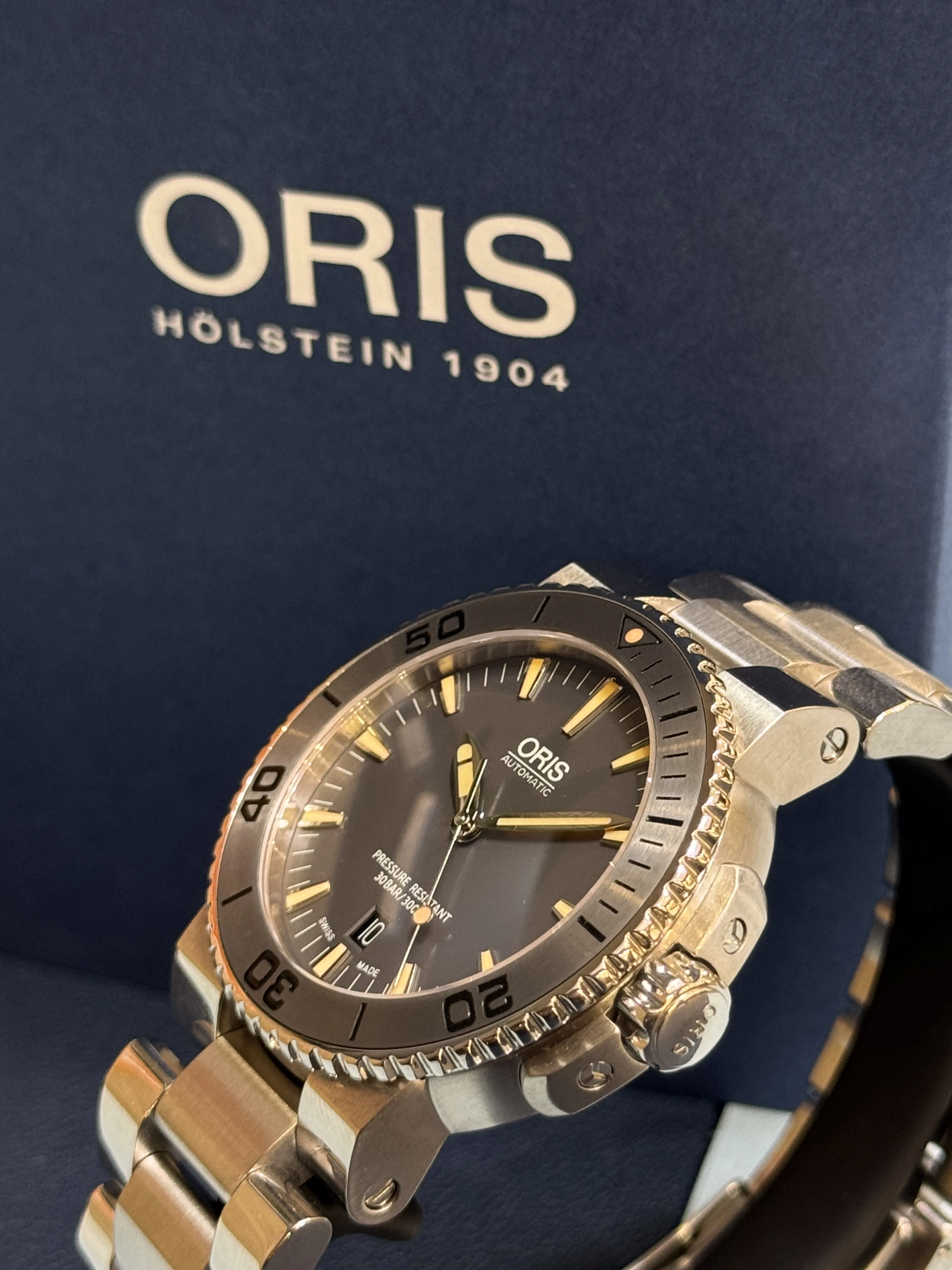AQUIS | DATE | AUTOMATIC | 01 733 7653 4158 07 8 26 01PEB