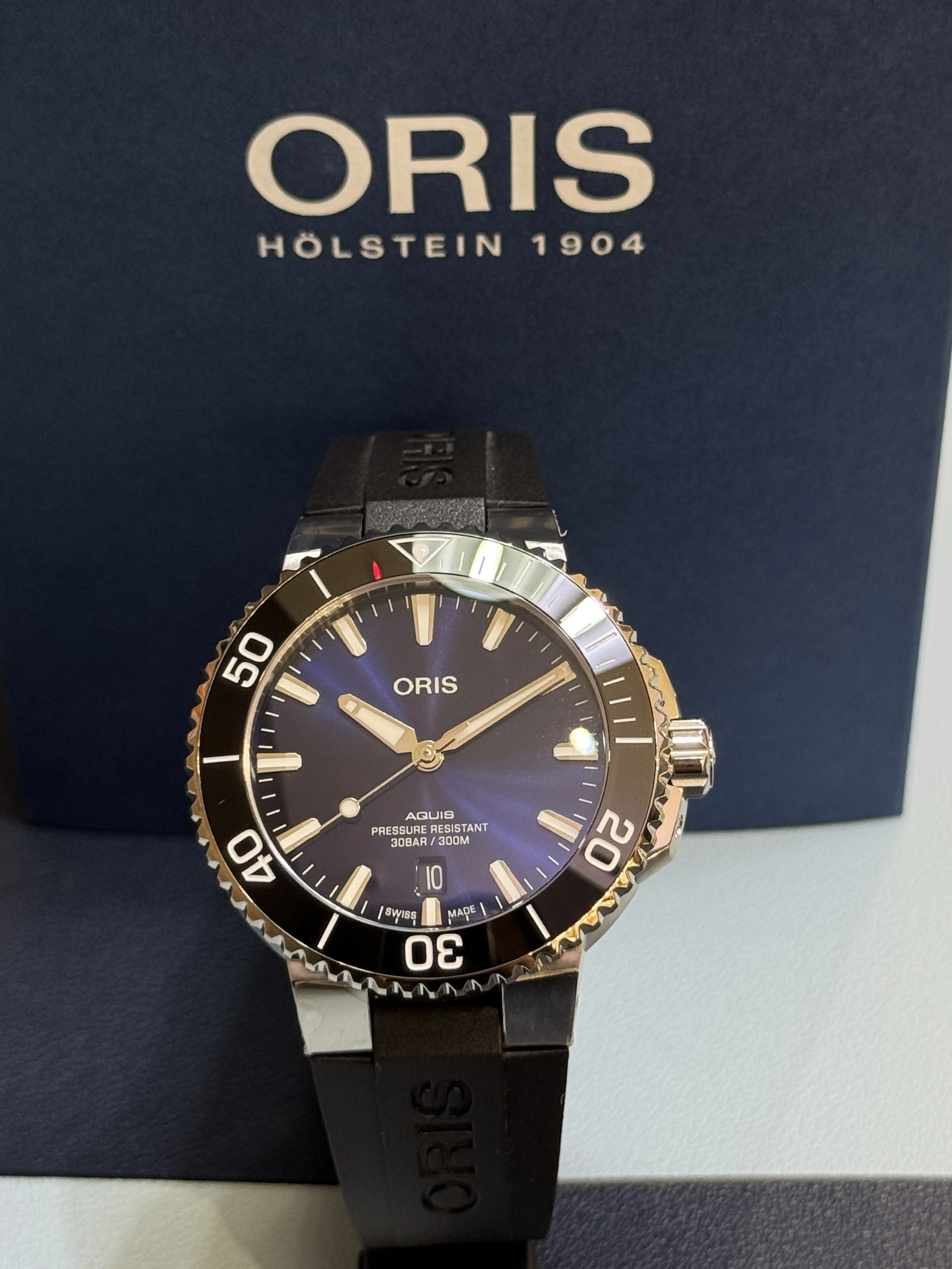 AQUIS | DATE | AUTOMATIC | 01 733 7766 4135 07 4 22 64FC