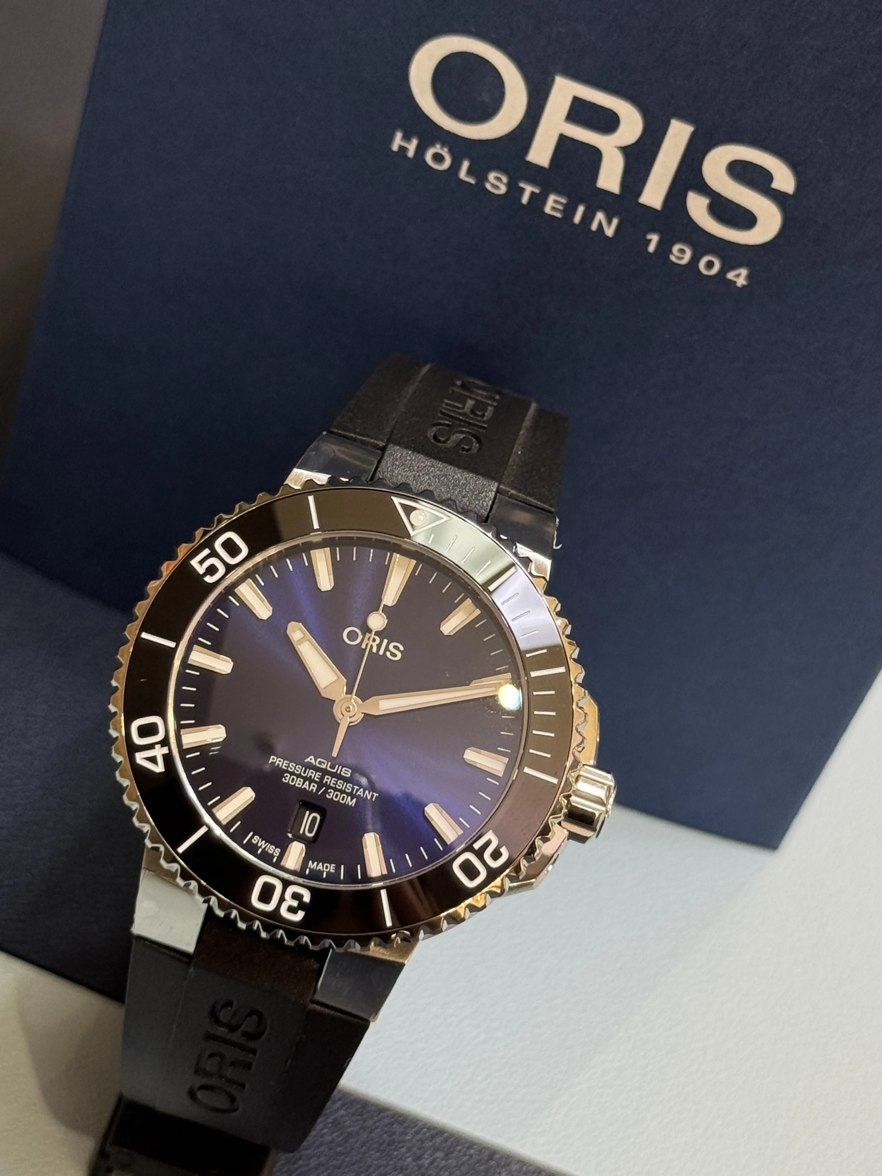 AQUIS | DATE | AUTOMATIC | 01 733 7766 4135 07 4 22 64FC