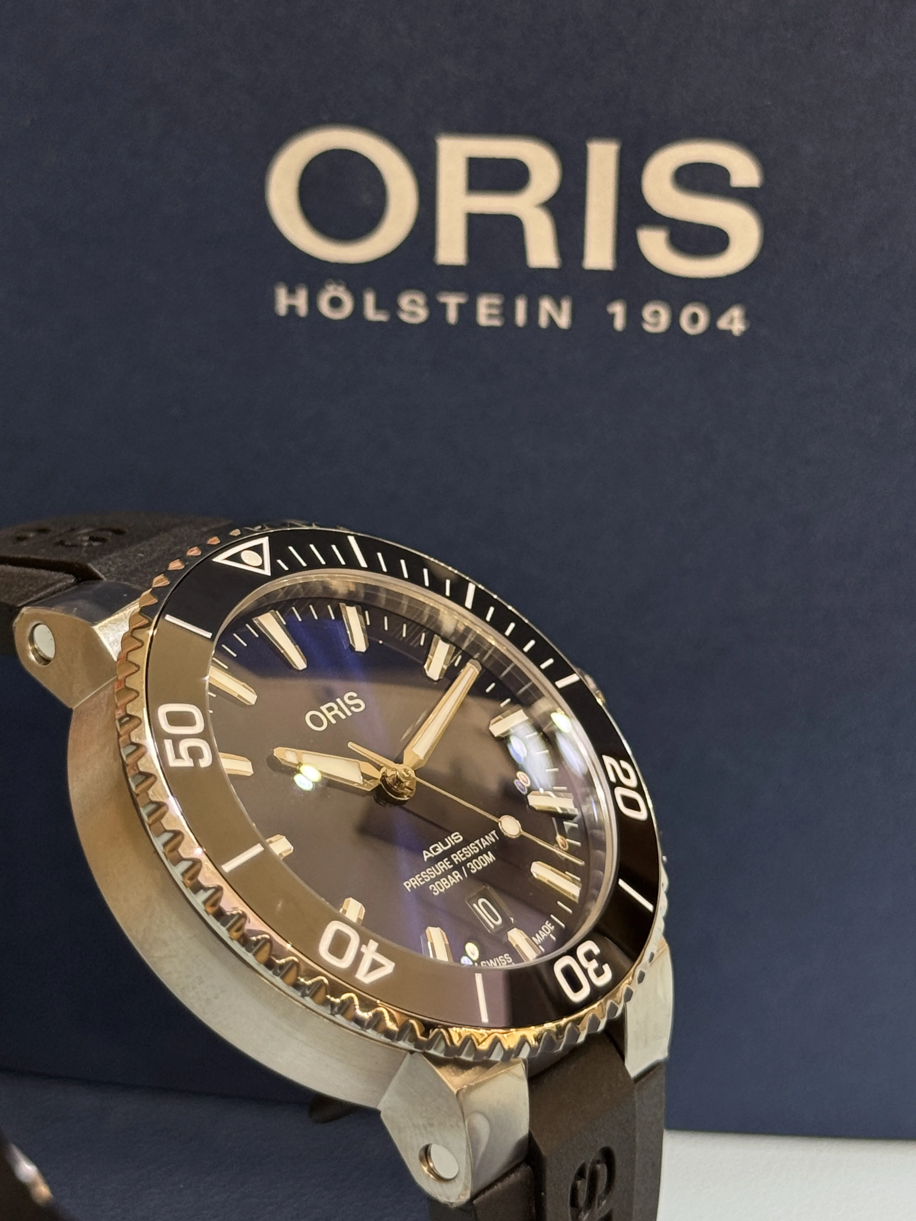 AQUIS | DATE | AUTOMATIC | 01 733 7766 4135 07 4 22 64FC