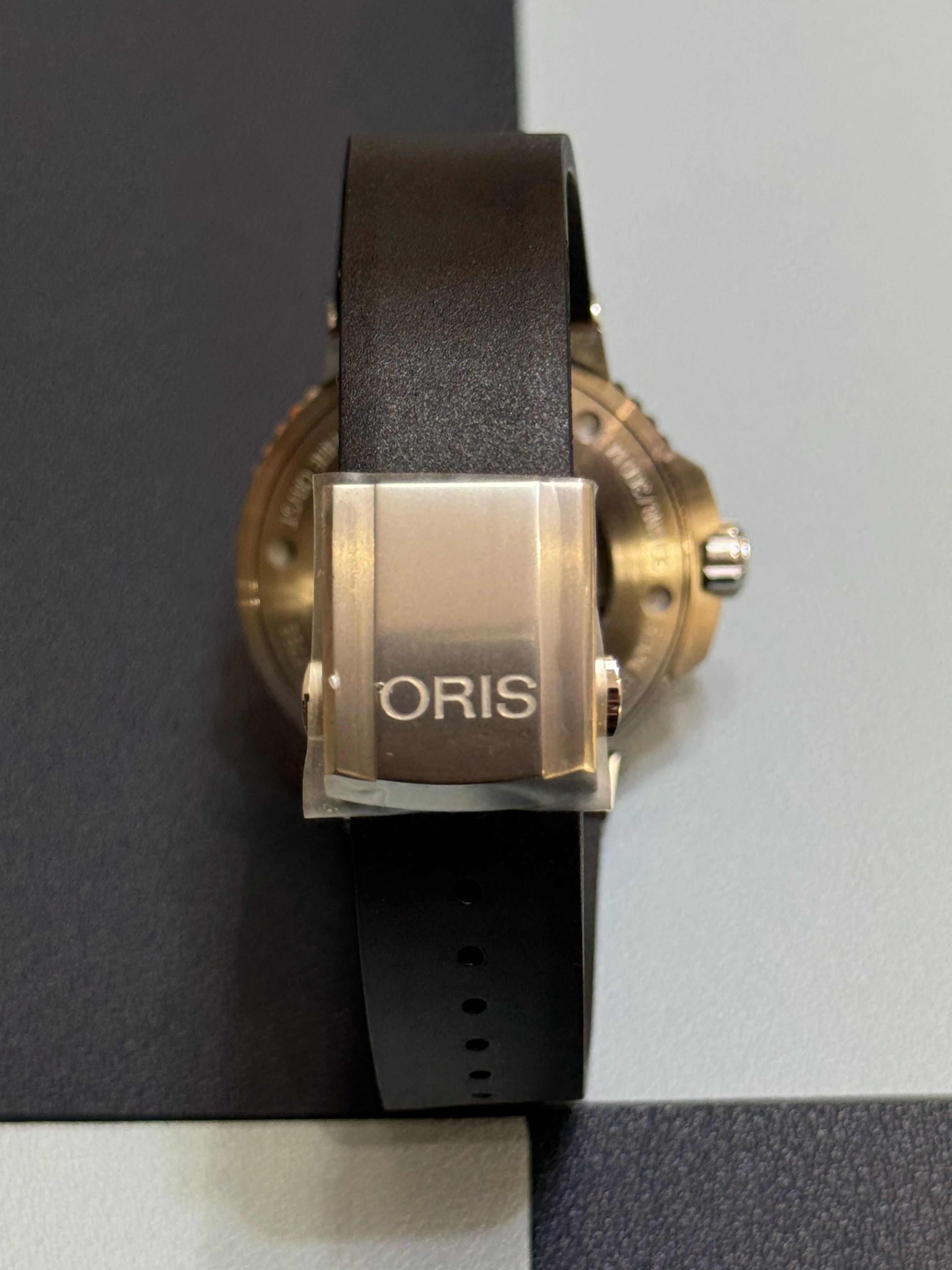 AQUIS | DATE | AUTOMATIC | 01 733 7766 4135 07 4 22 64FC