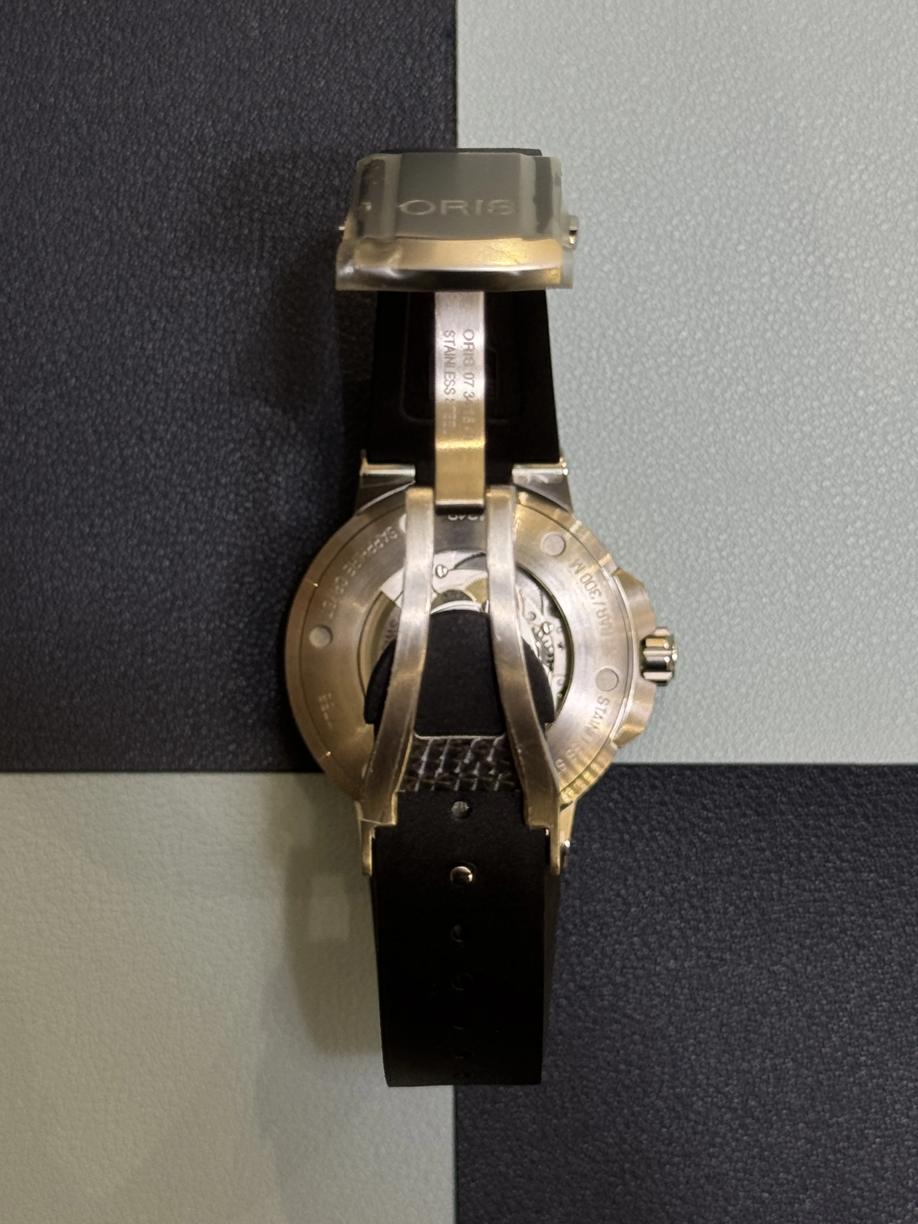 AQUIS | DATE | AUTOMATIC | 01 733 7766 4135 07 4 22 64FC