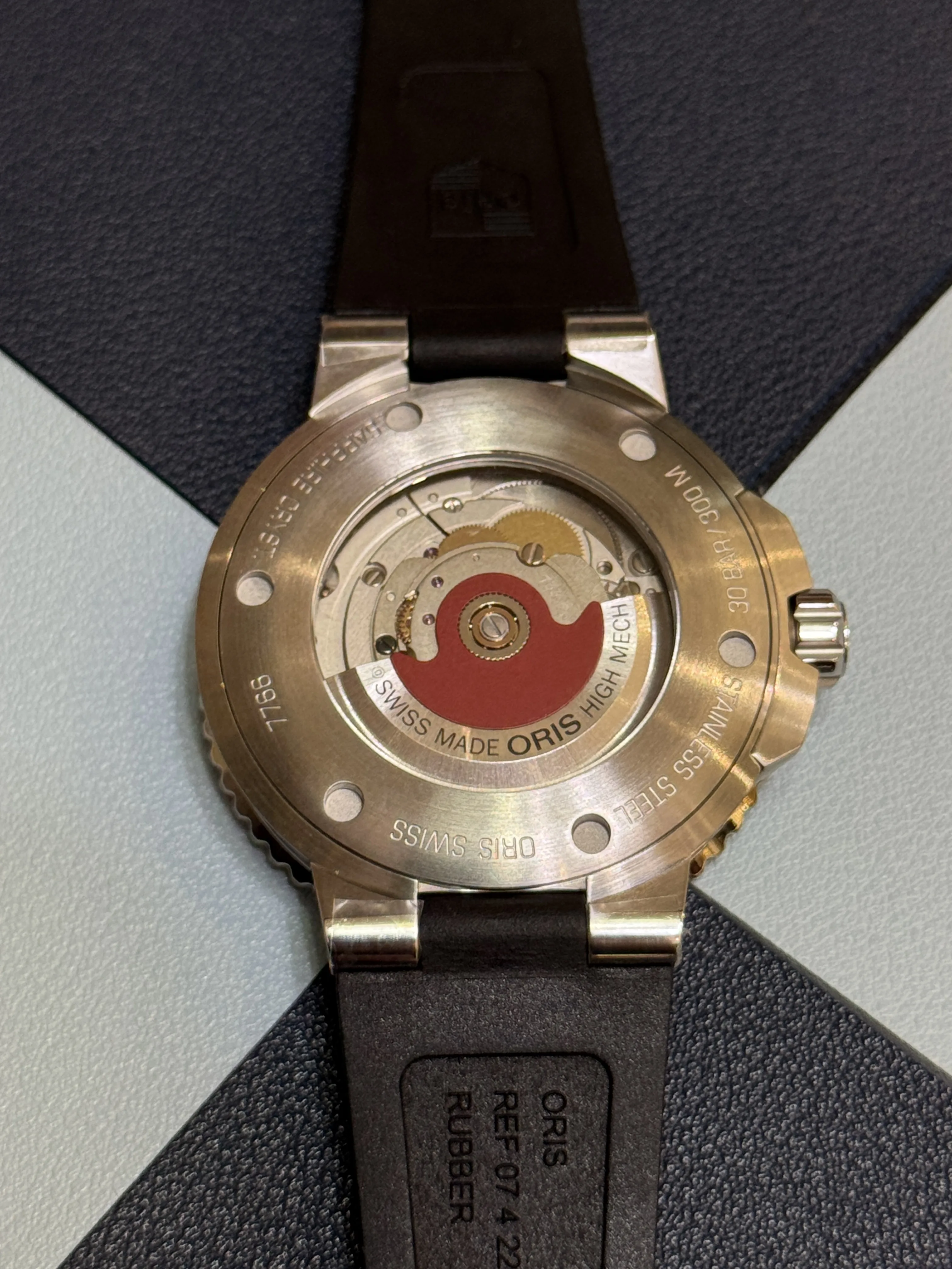 AQUIS | DATE | AUTOMATIC | 01 733 7766 4135 07 4 22 64FC