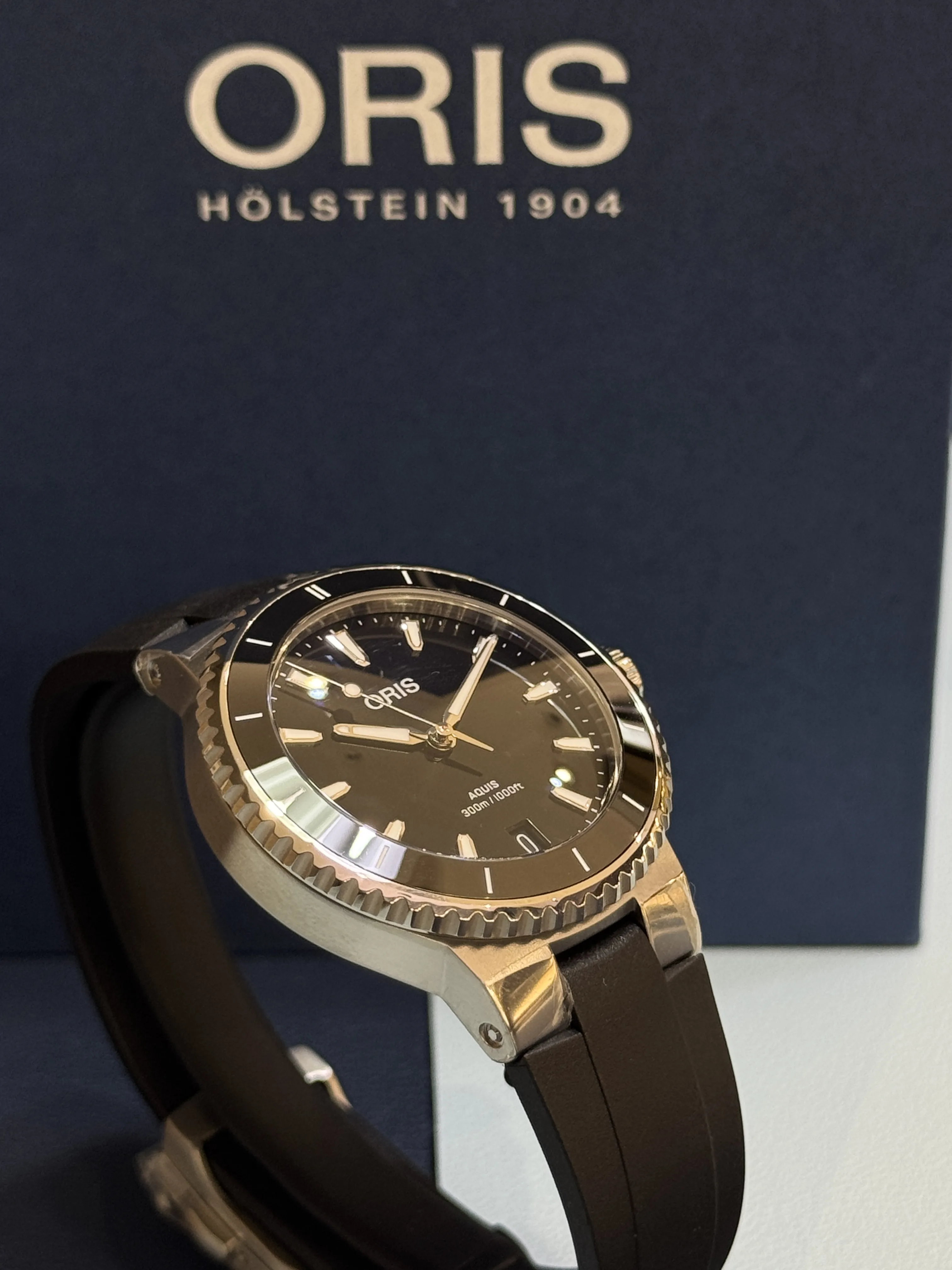 AQUIS | DATE | 01 733 7792 4154-07 4 19 64FC