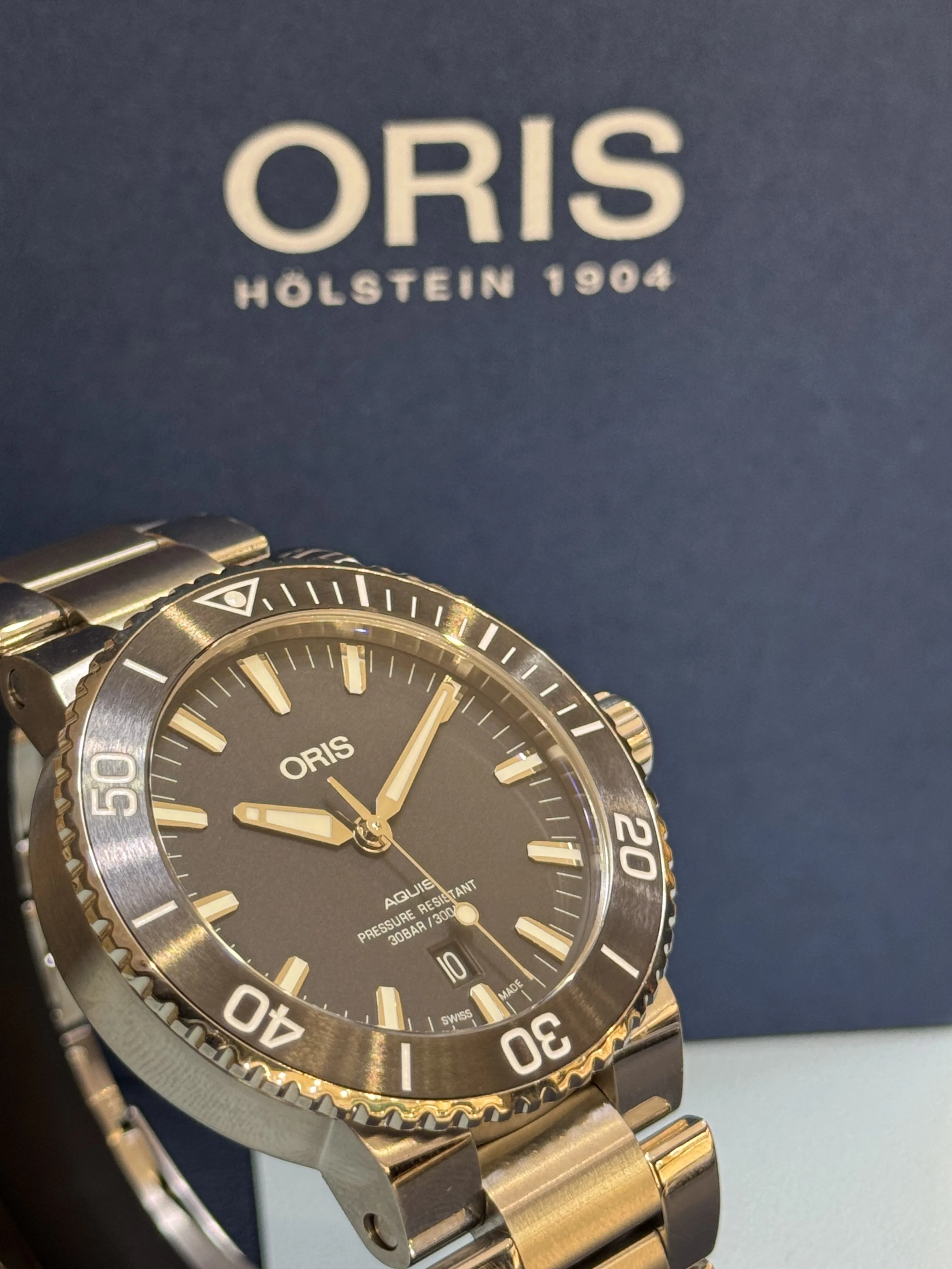AQUIS | DATE | 01 733 7730 4154 07 8 24 05PEB
