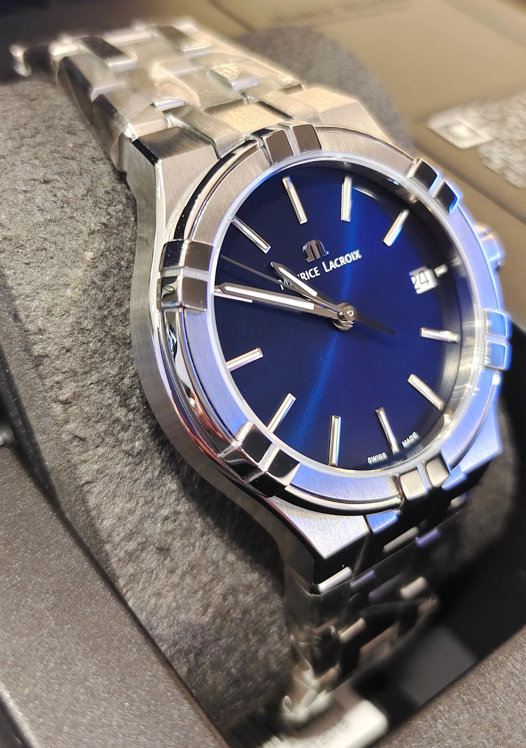 AIKON QUARTZ DATE