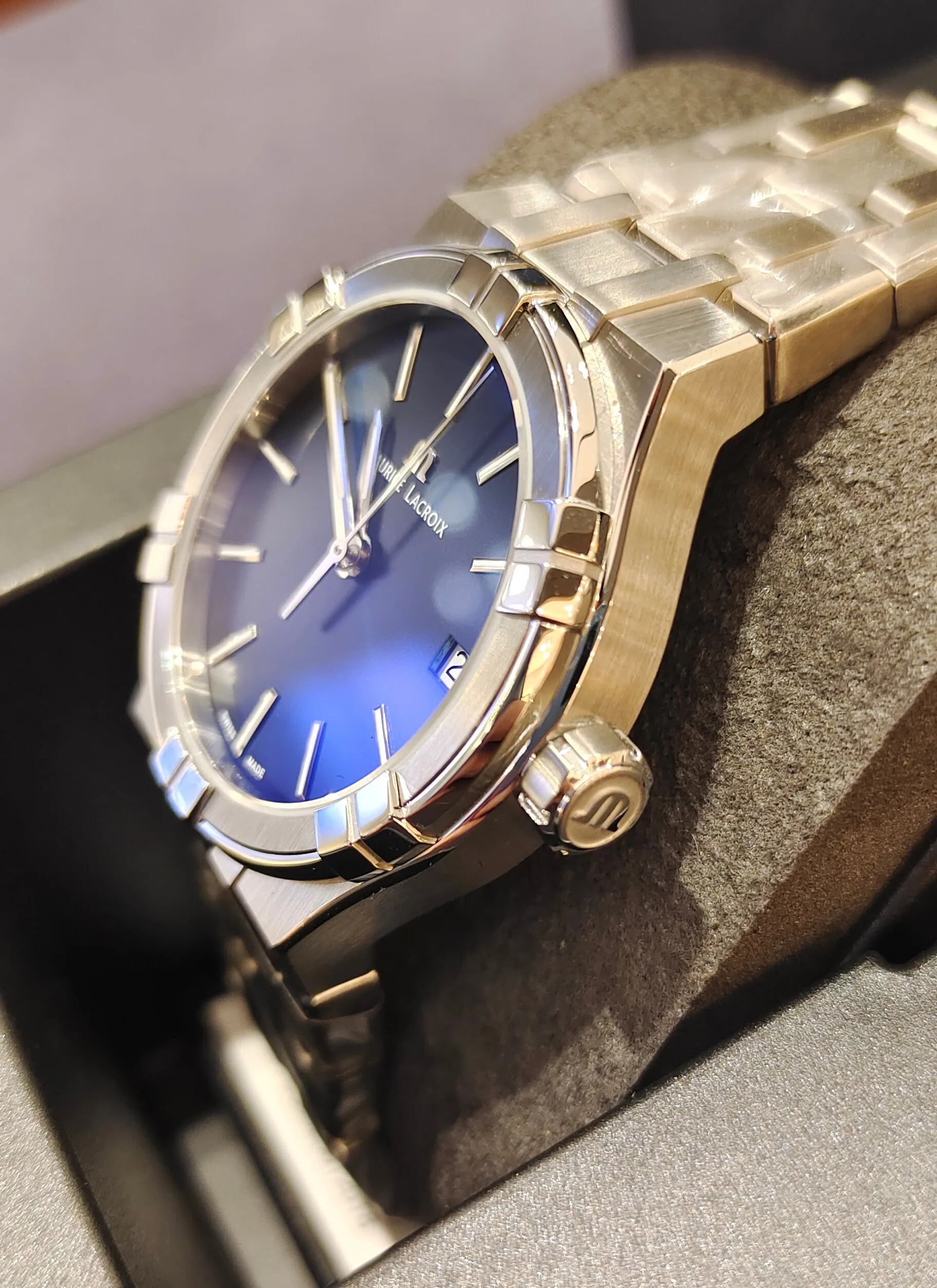 AIKON QUARTZ DATE
