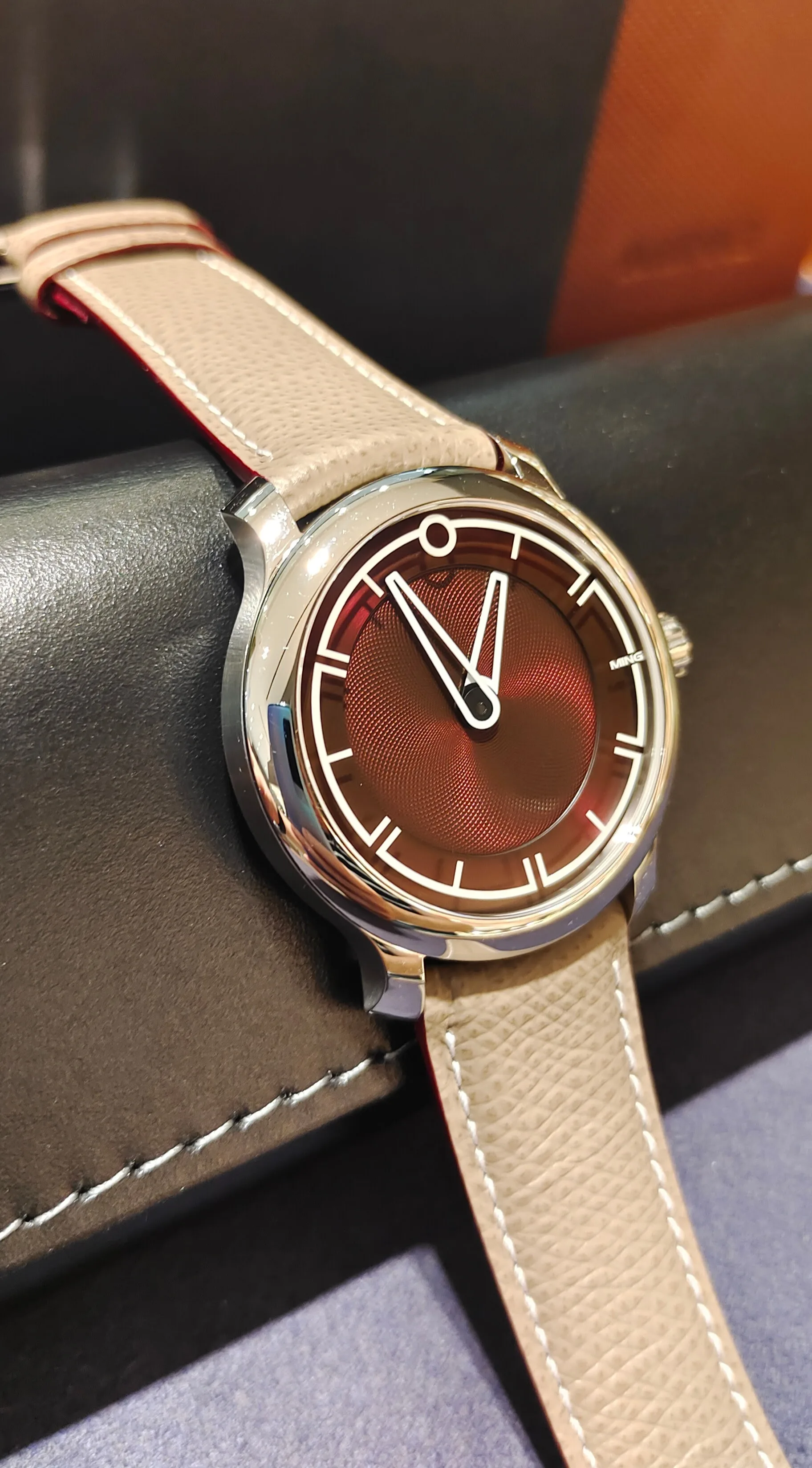 17.09 BURGUNDY