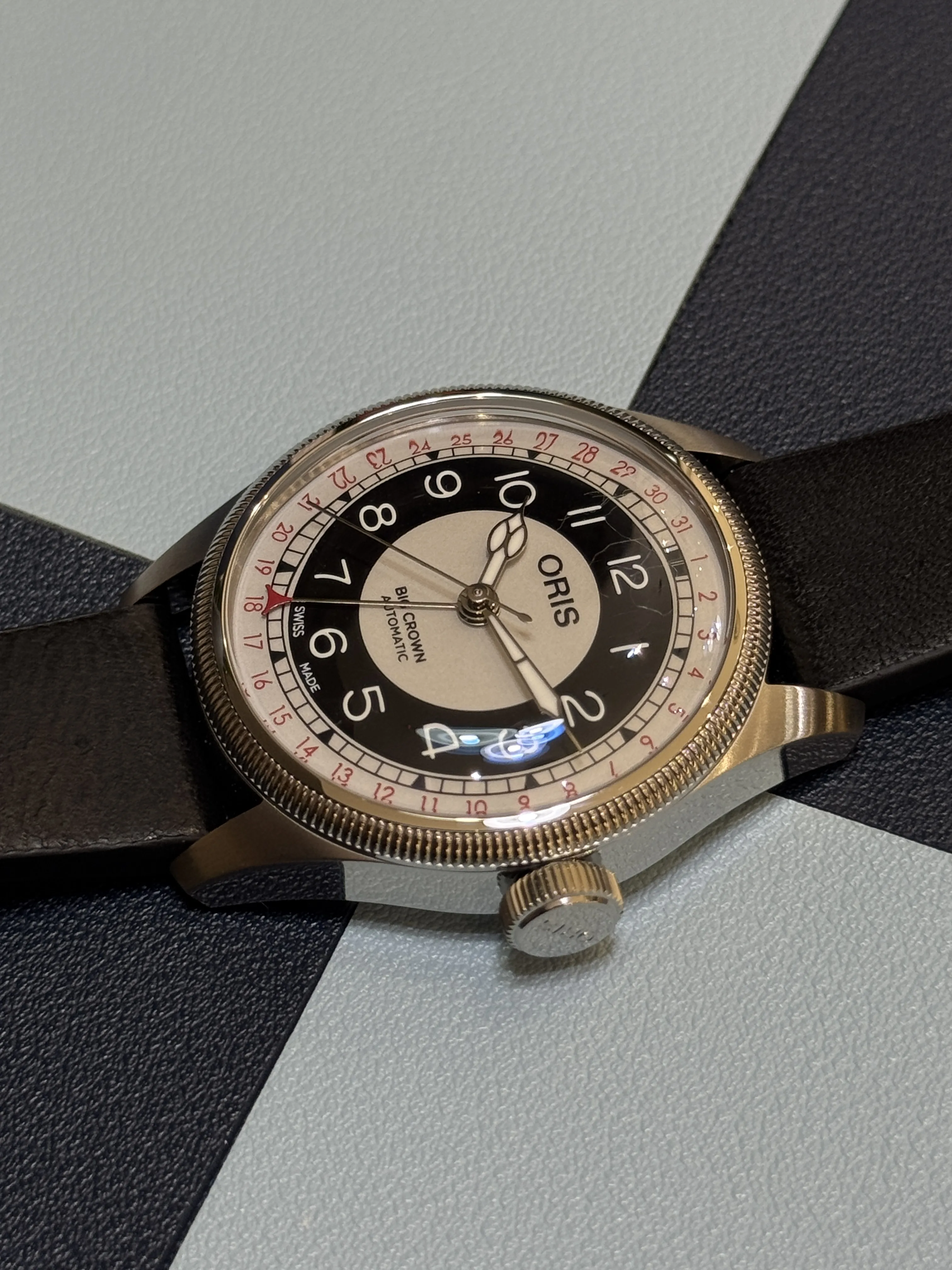 BIG CROWN | POINTER DATE | BULLSEYE | 01 754 7779 4061-07 5 19 25