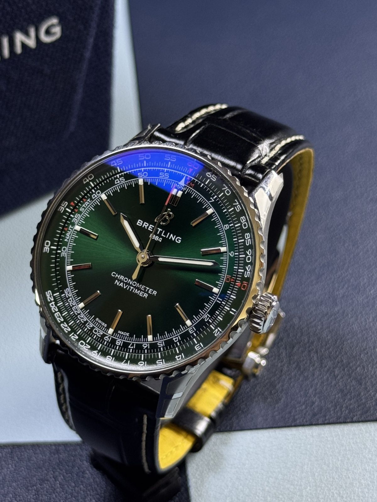 Navitimer A17329 Green DIAL 41mm Automatic