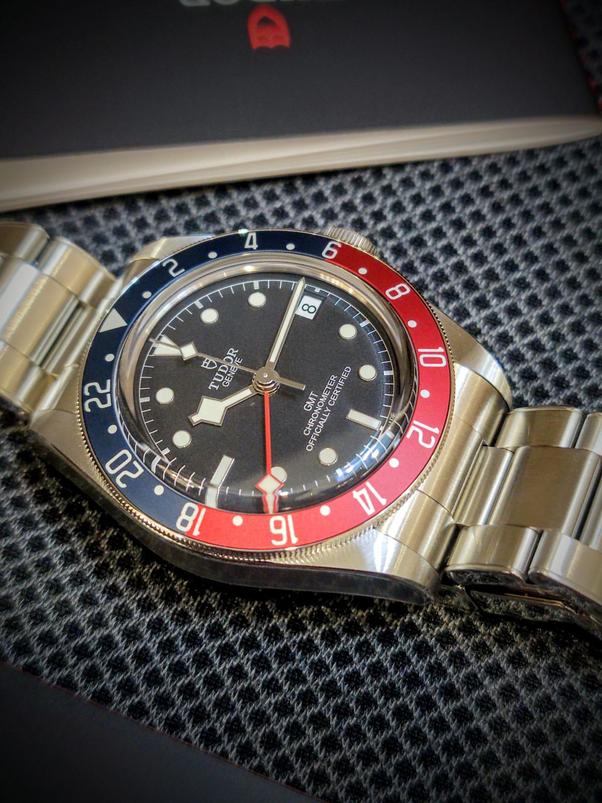 Black BAY GMT