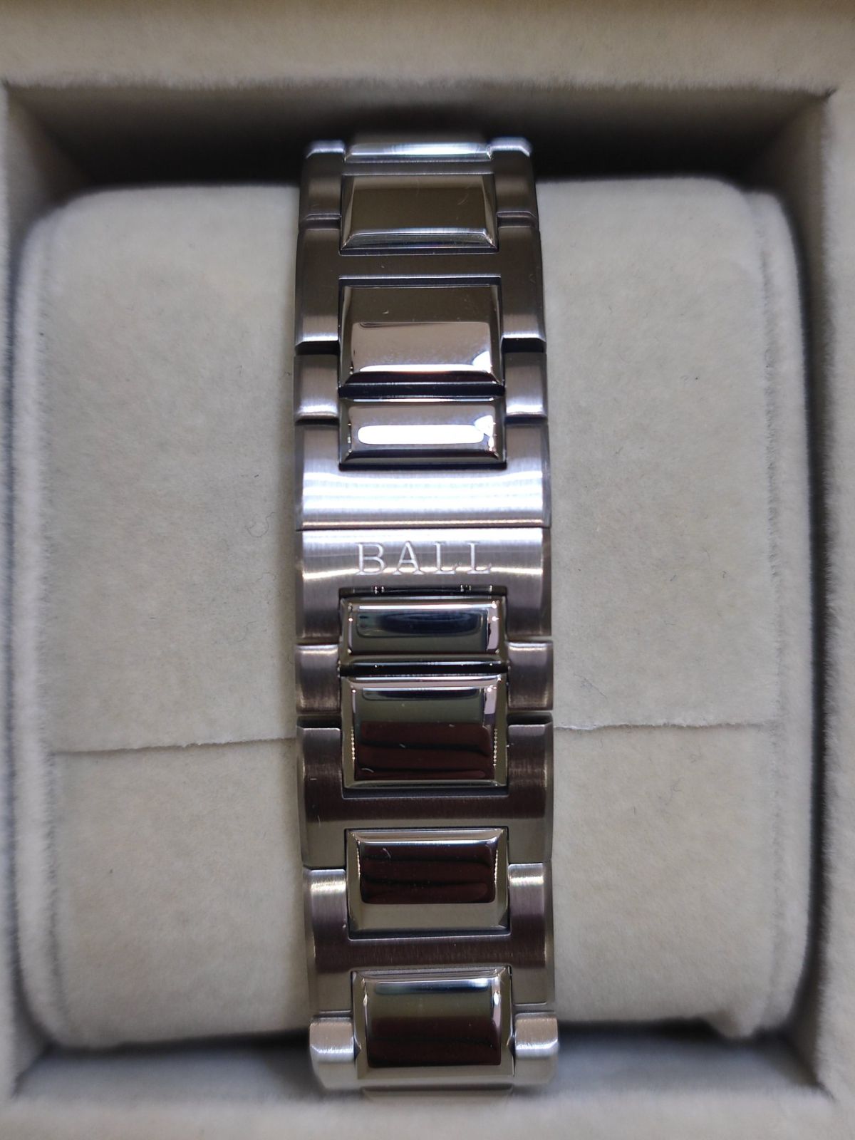 BALL Engineer III Marvelight Chronometer 40mm NM9026C-S39CJ-CH
