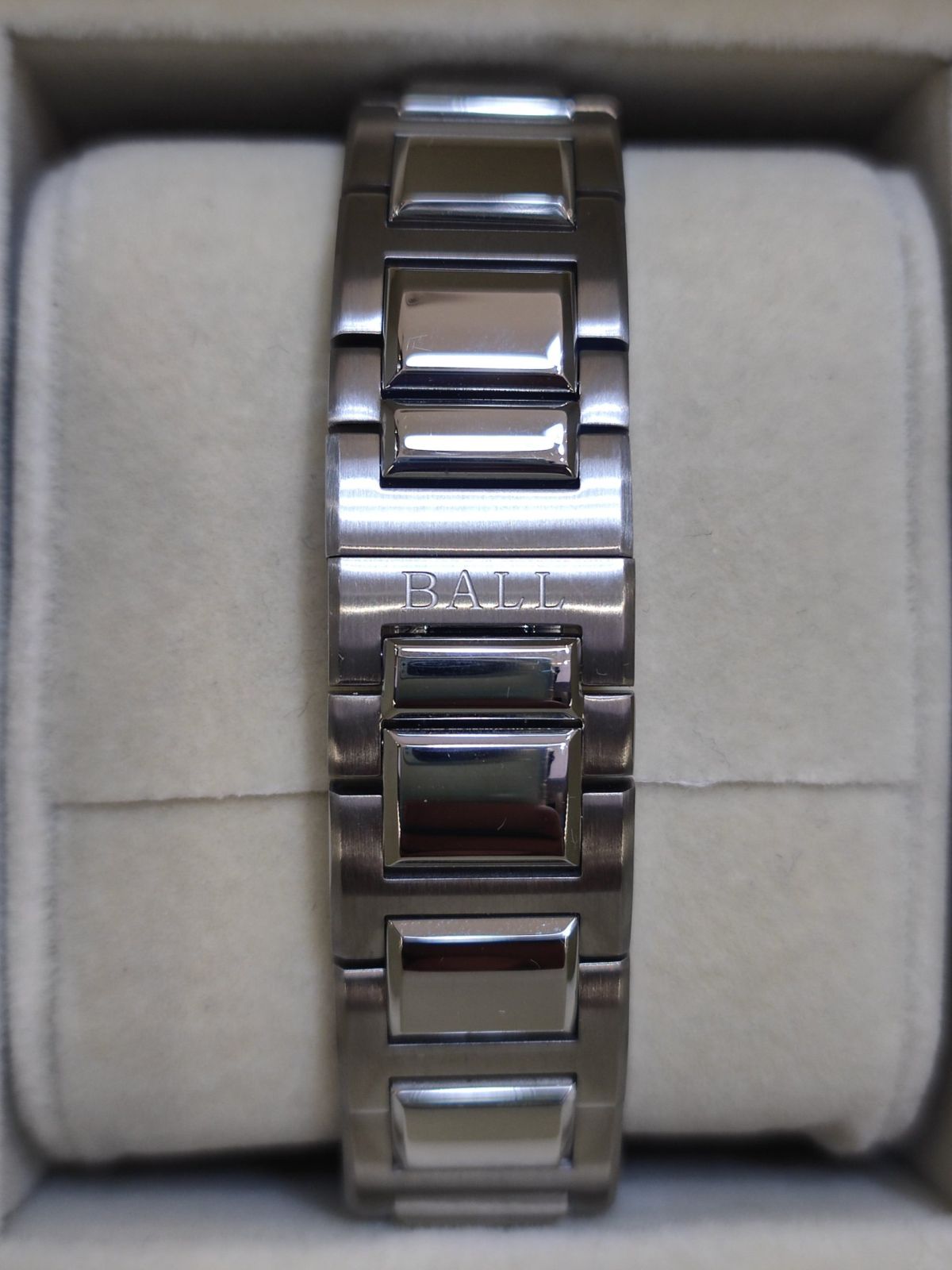 BALL Engineer III Marvelight Chronometer 40mm NM9026C-S6CJ-IBE