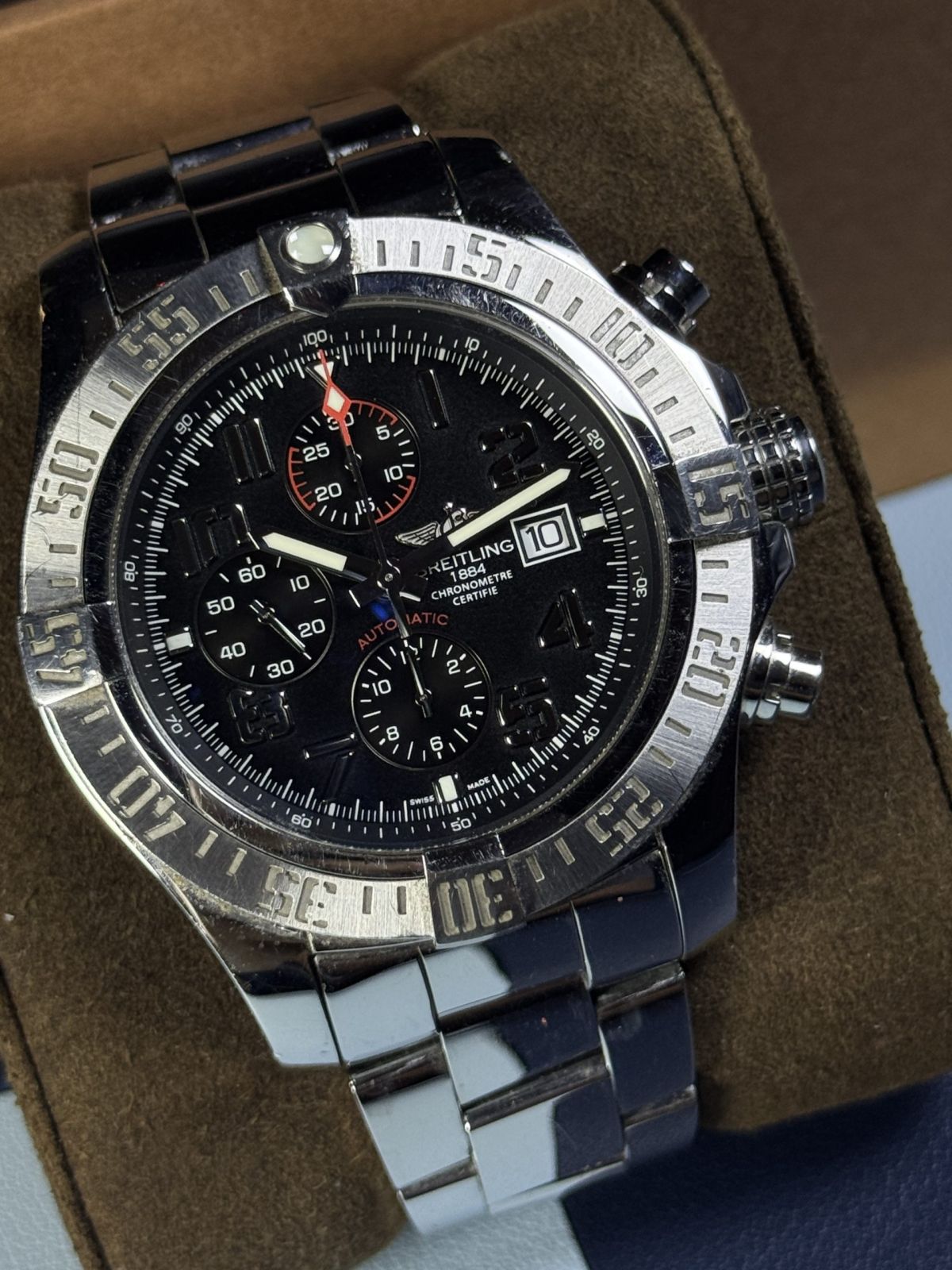 Super Avenger II A1337111 Black DIAL 48mm Automatic Chronogrpah