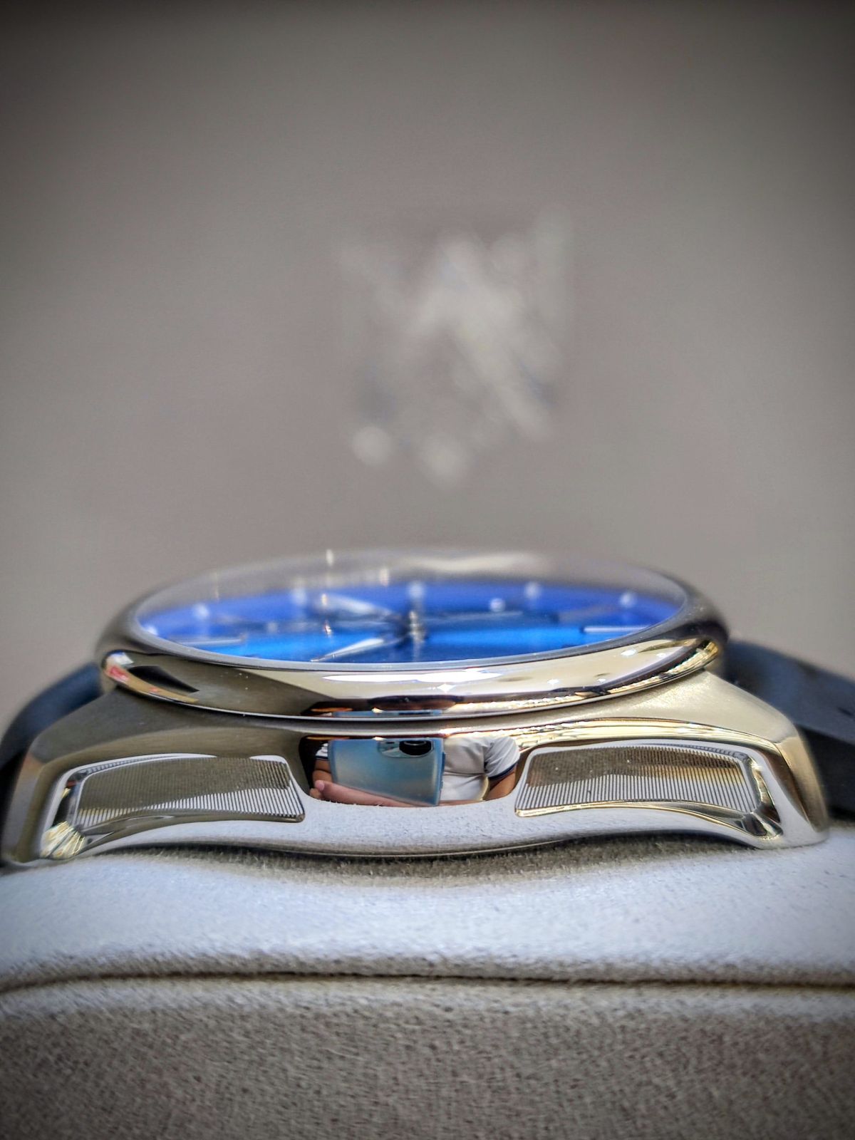 H.moser&cie Pioneer Centre Seconds Arctic BLUE DIAL 40mm 3200-1217