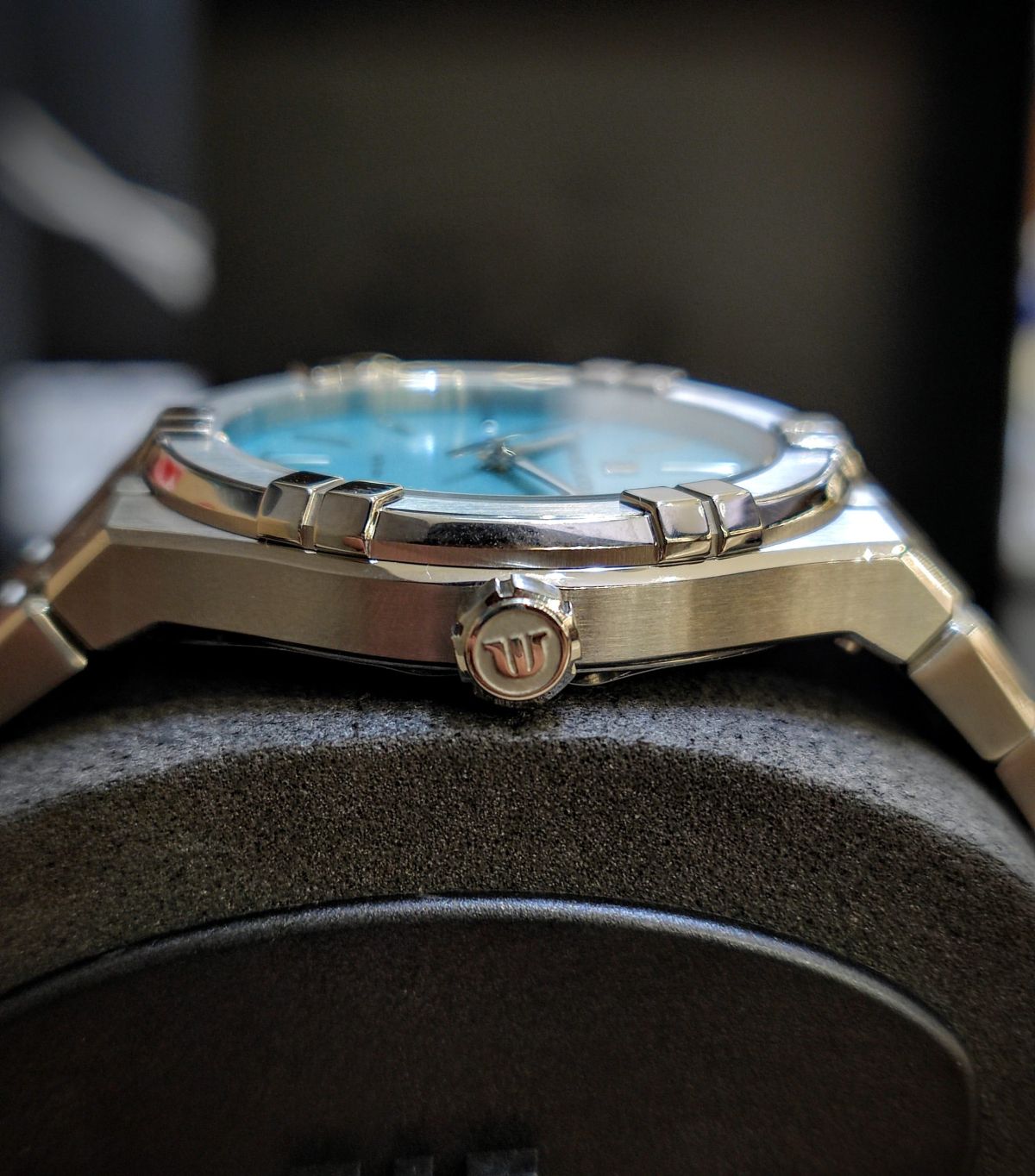 Aikon Quartz