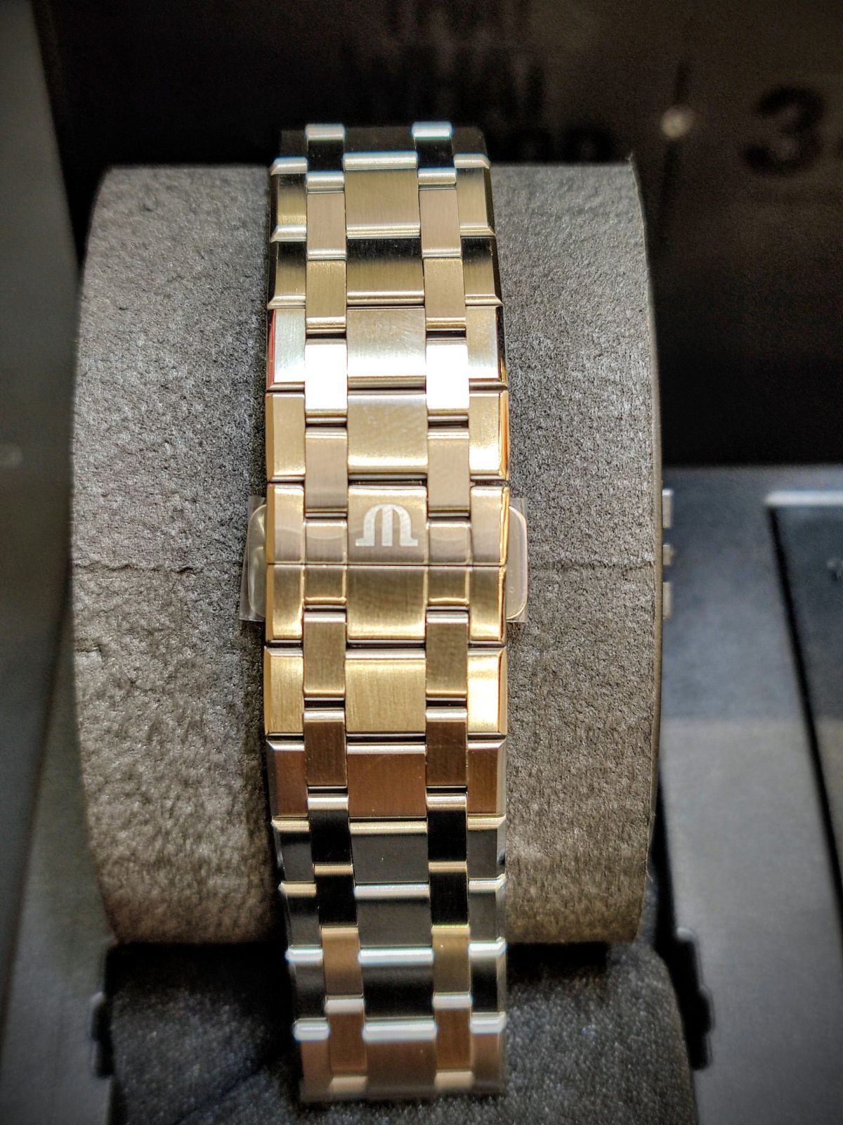 Aikon Quartz