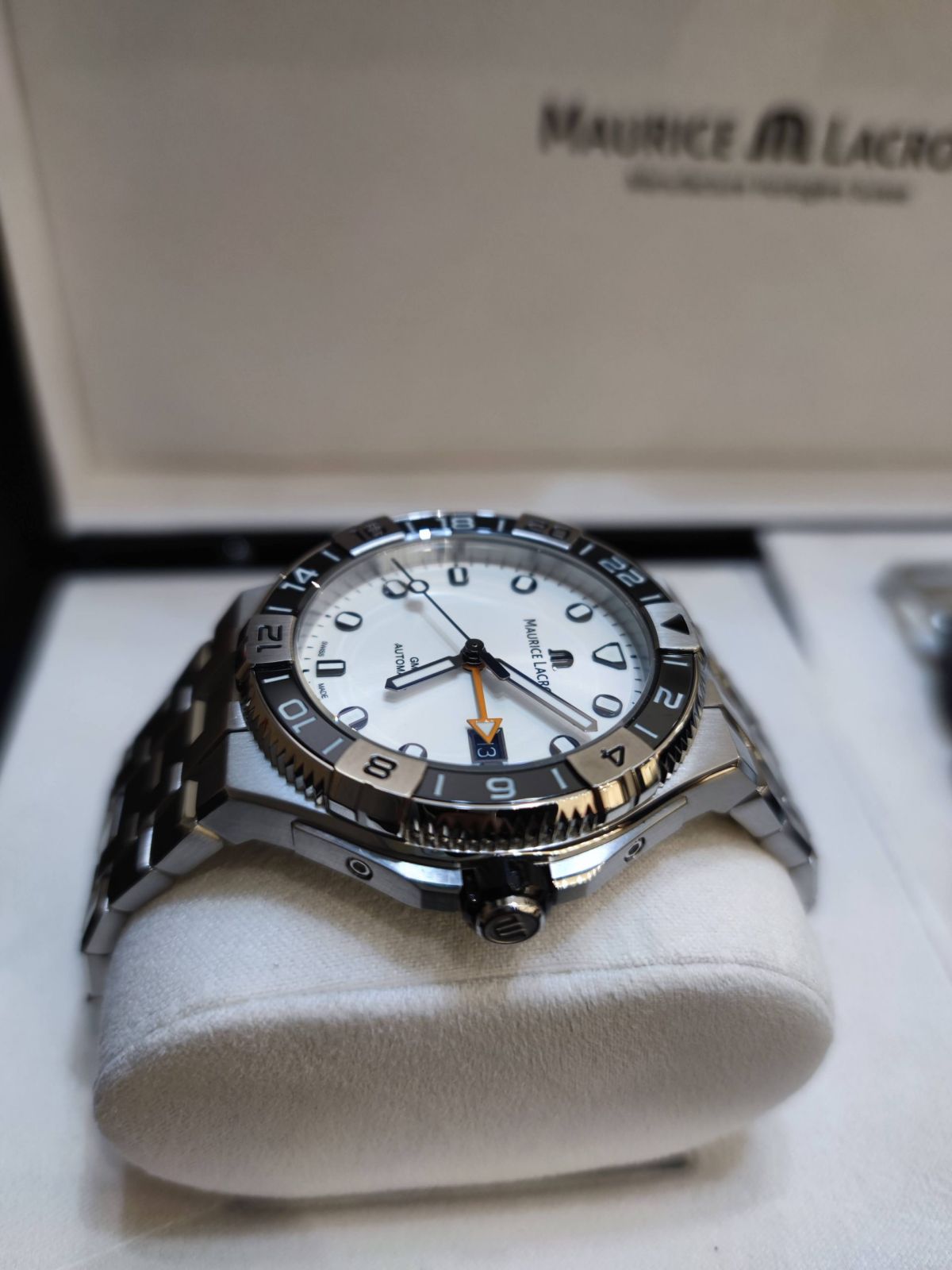 Aikon Venturer GMT