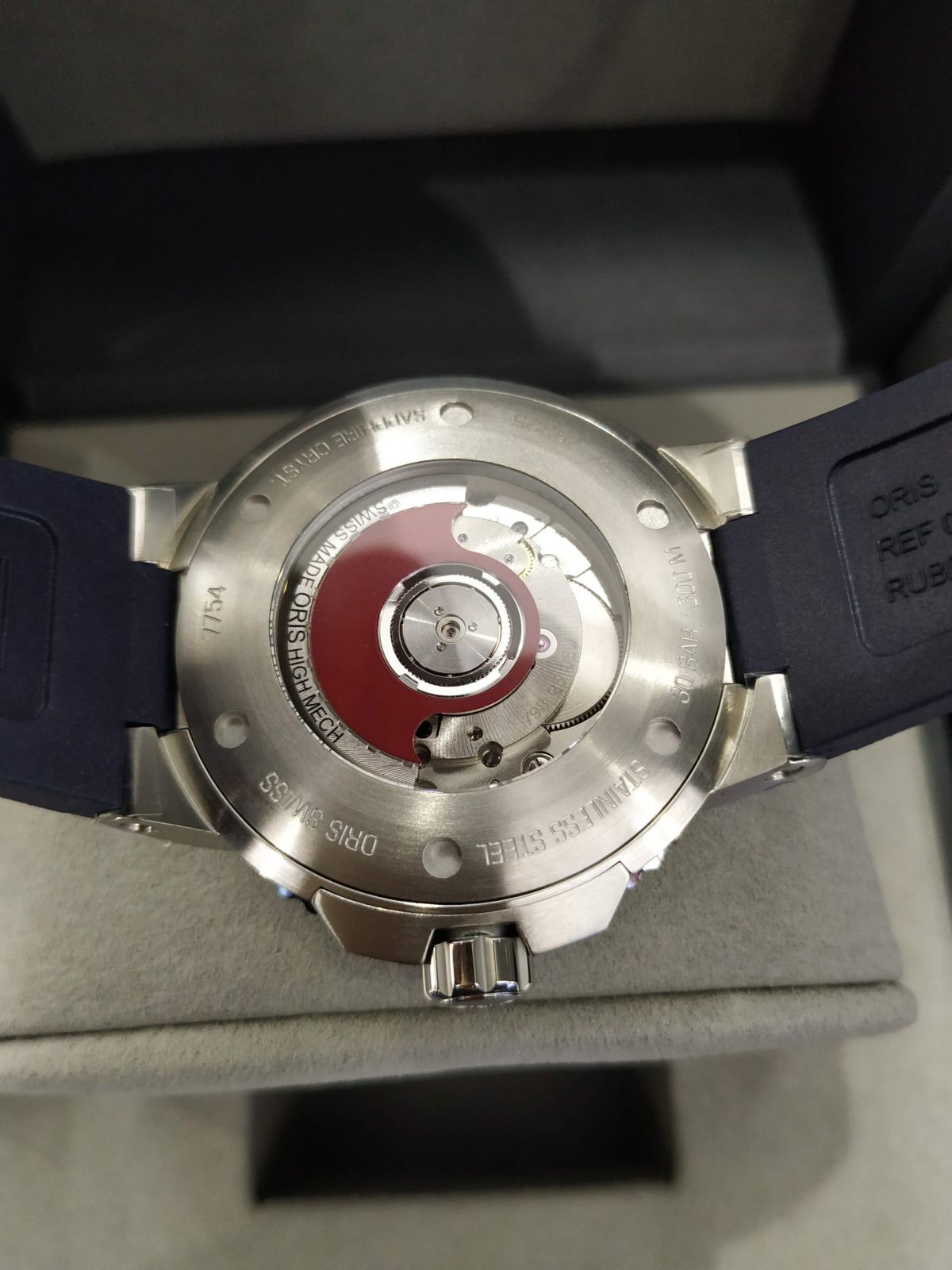 Aquis GMT Date