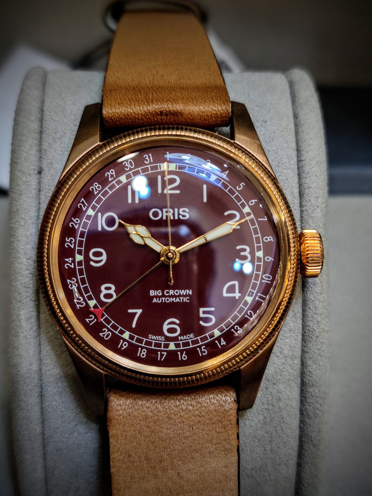 BIG Crown Pointer DATE