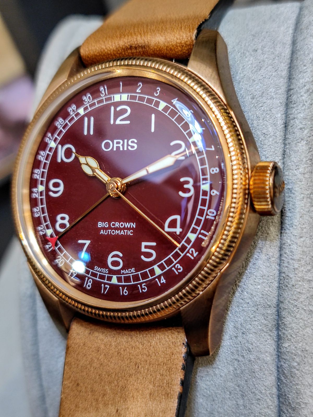 BIG Crown Pointer DATE