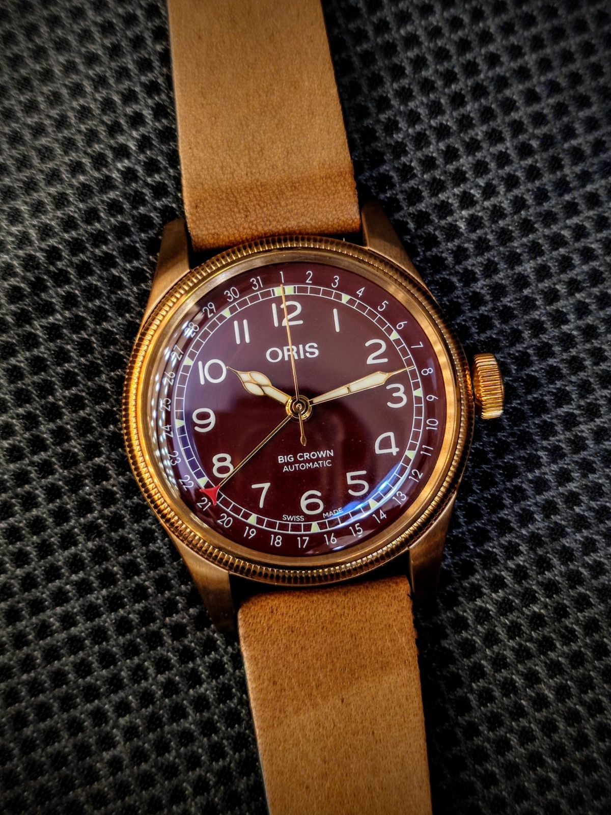 BIG Crown Pointer DATE
