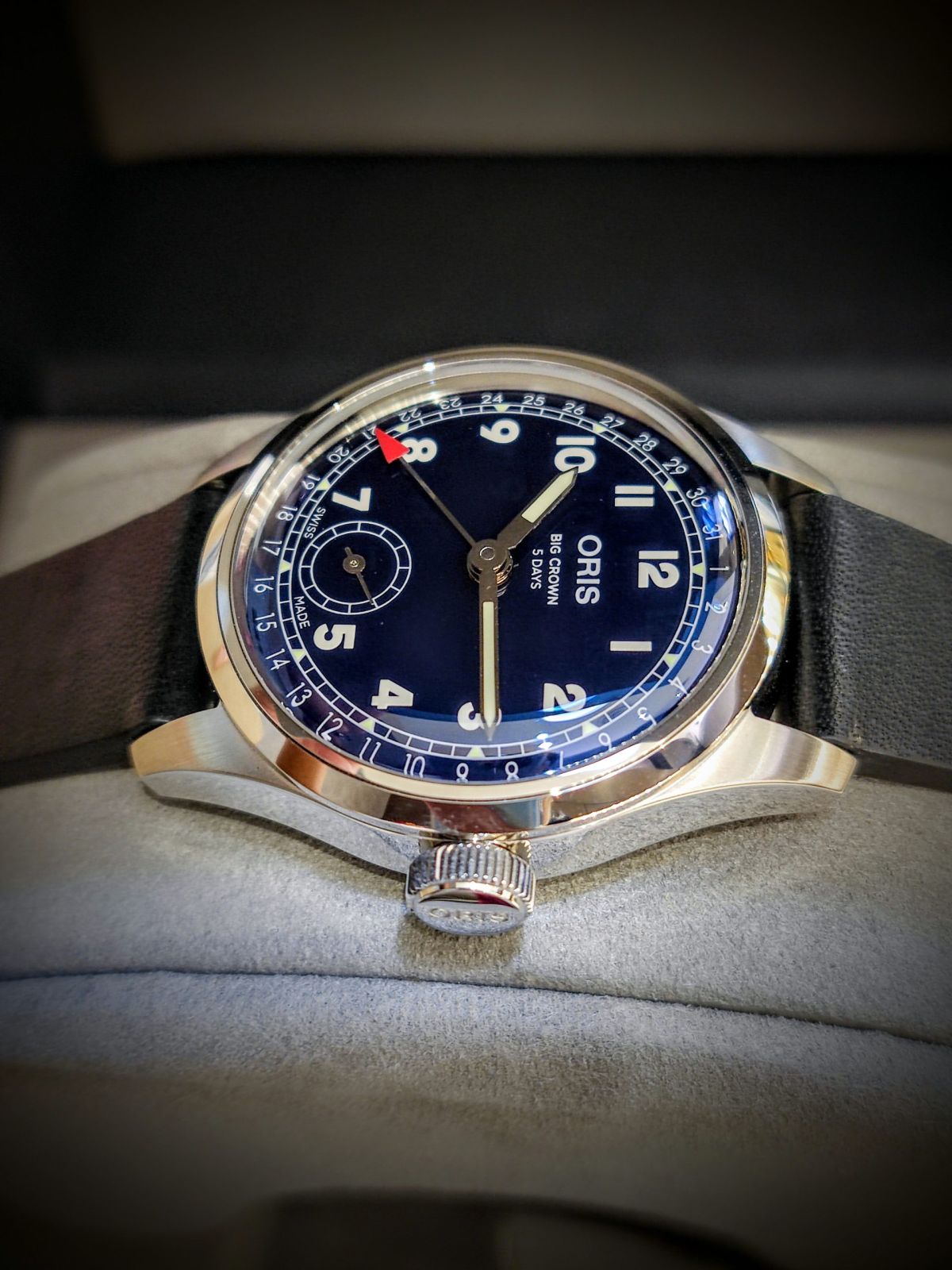 BIG Crown Pointer DATE