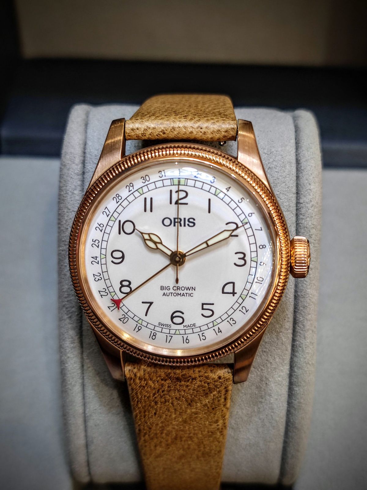 BIG Crown Pointer DATE