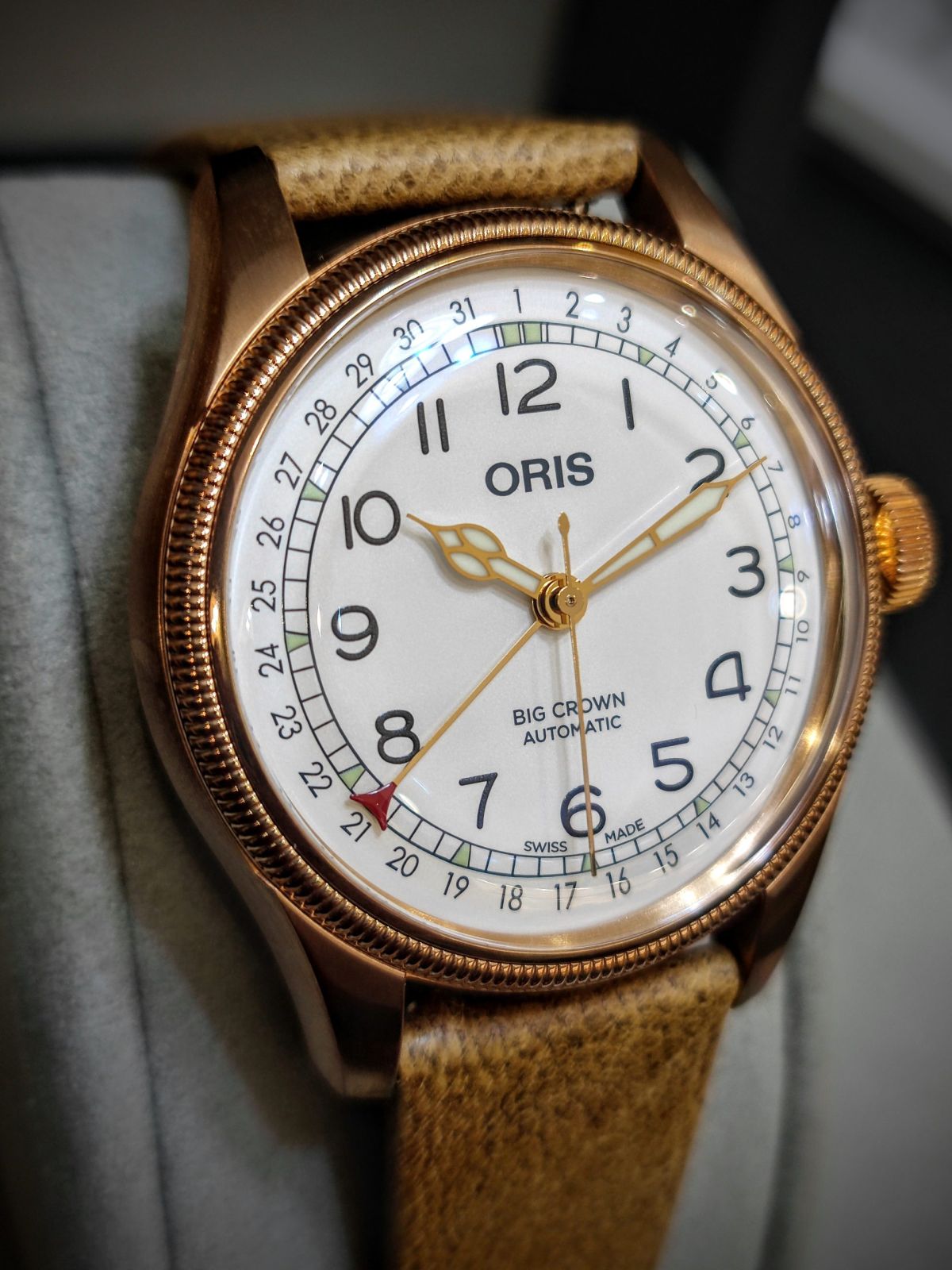 BIG Crown Pointer DATE