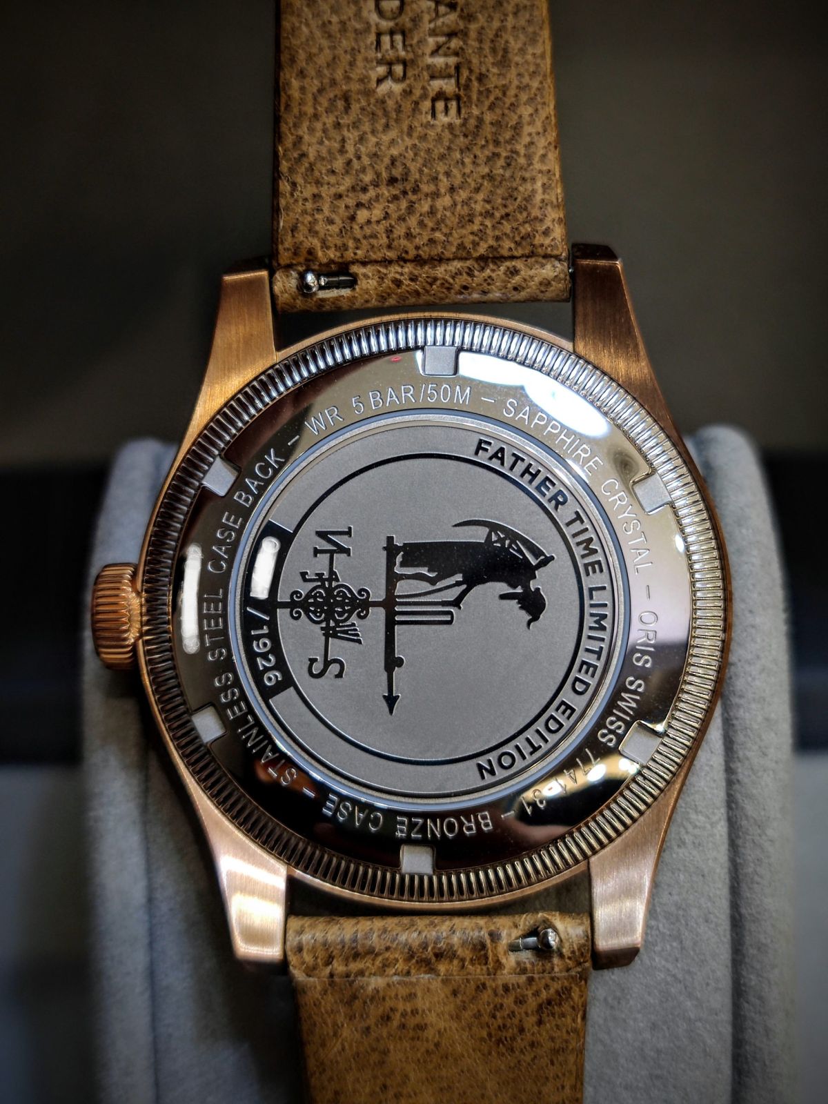 BIG Crown Pointer DATE