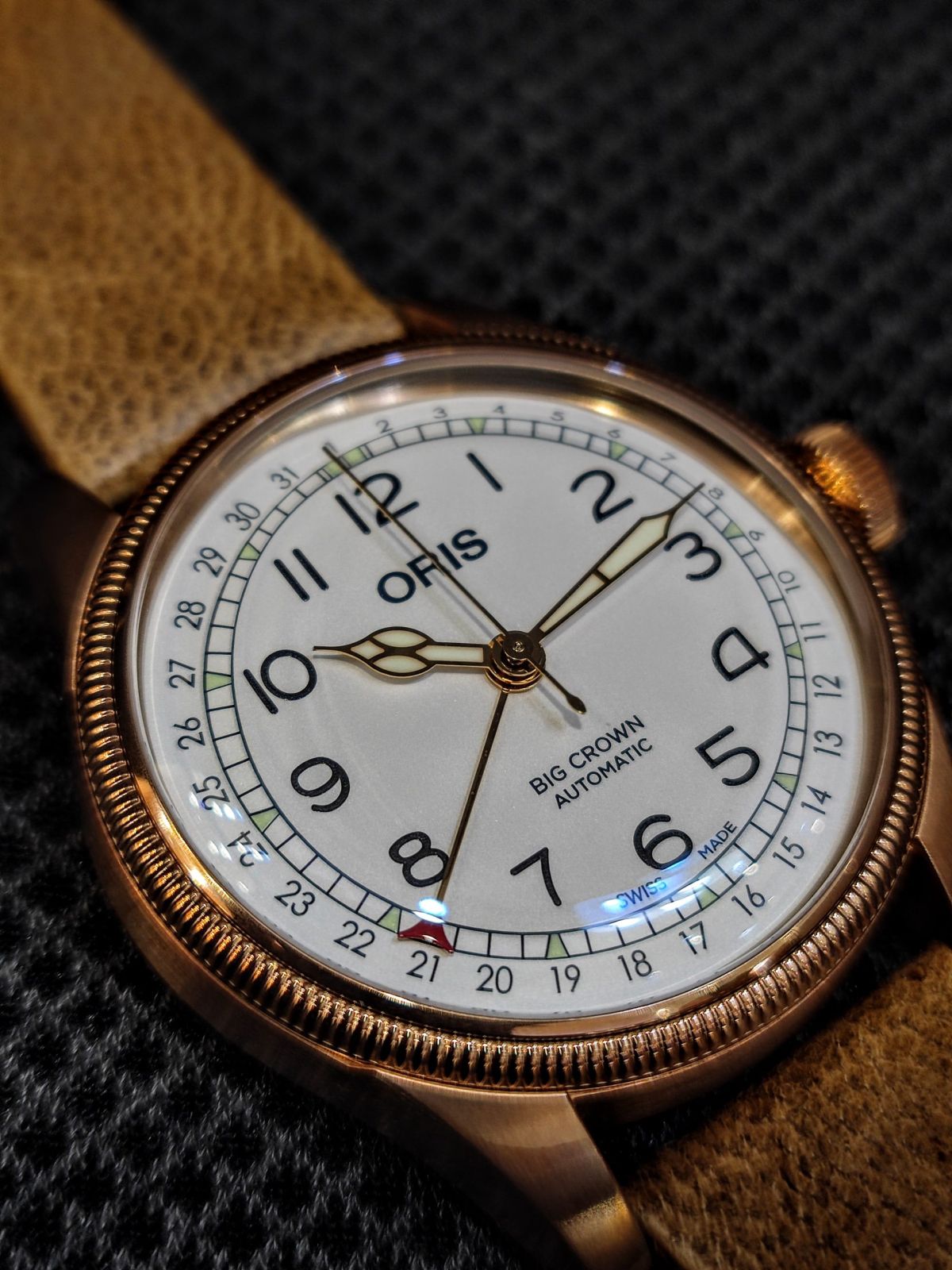BIG Crown Pointer DATE
