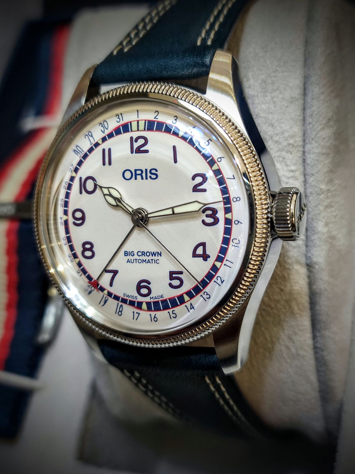 BIG Crown Pointer DATE