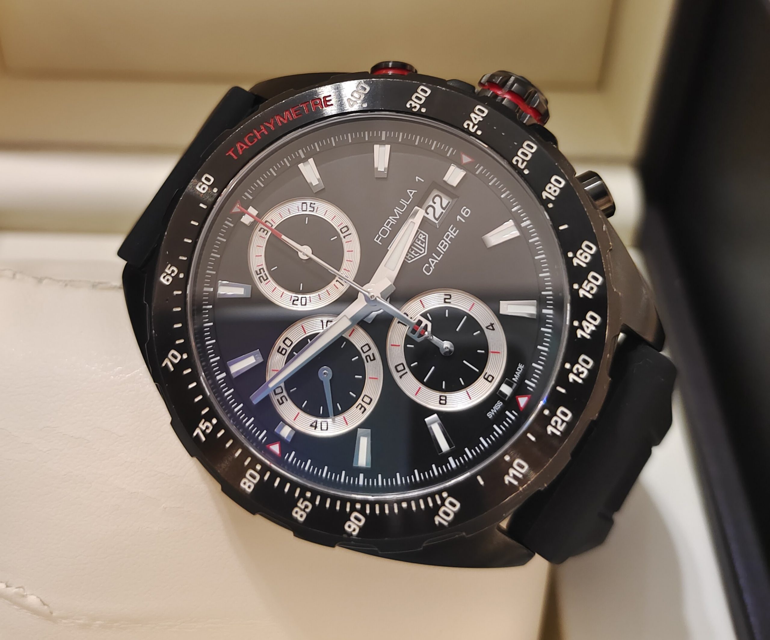 Tag heuer formula hotsell 1 automatic chronograph