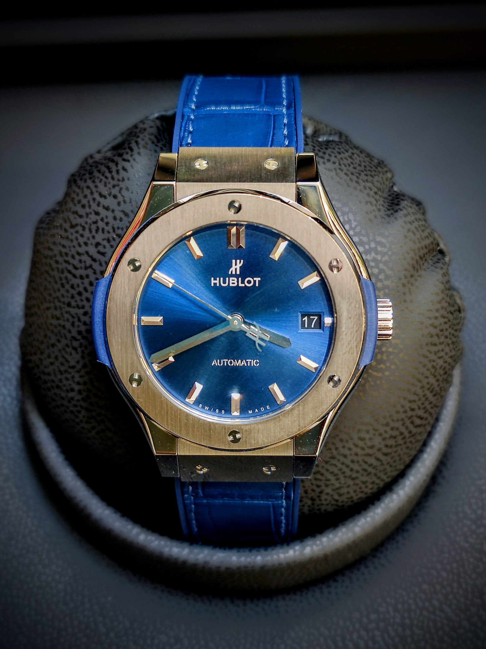 Hublot classic 2024 fusion blue dial