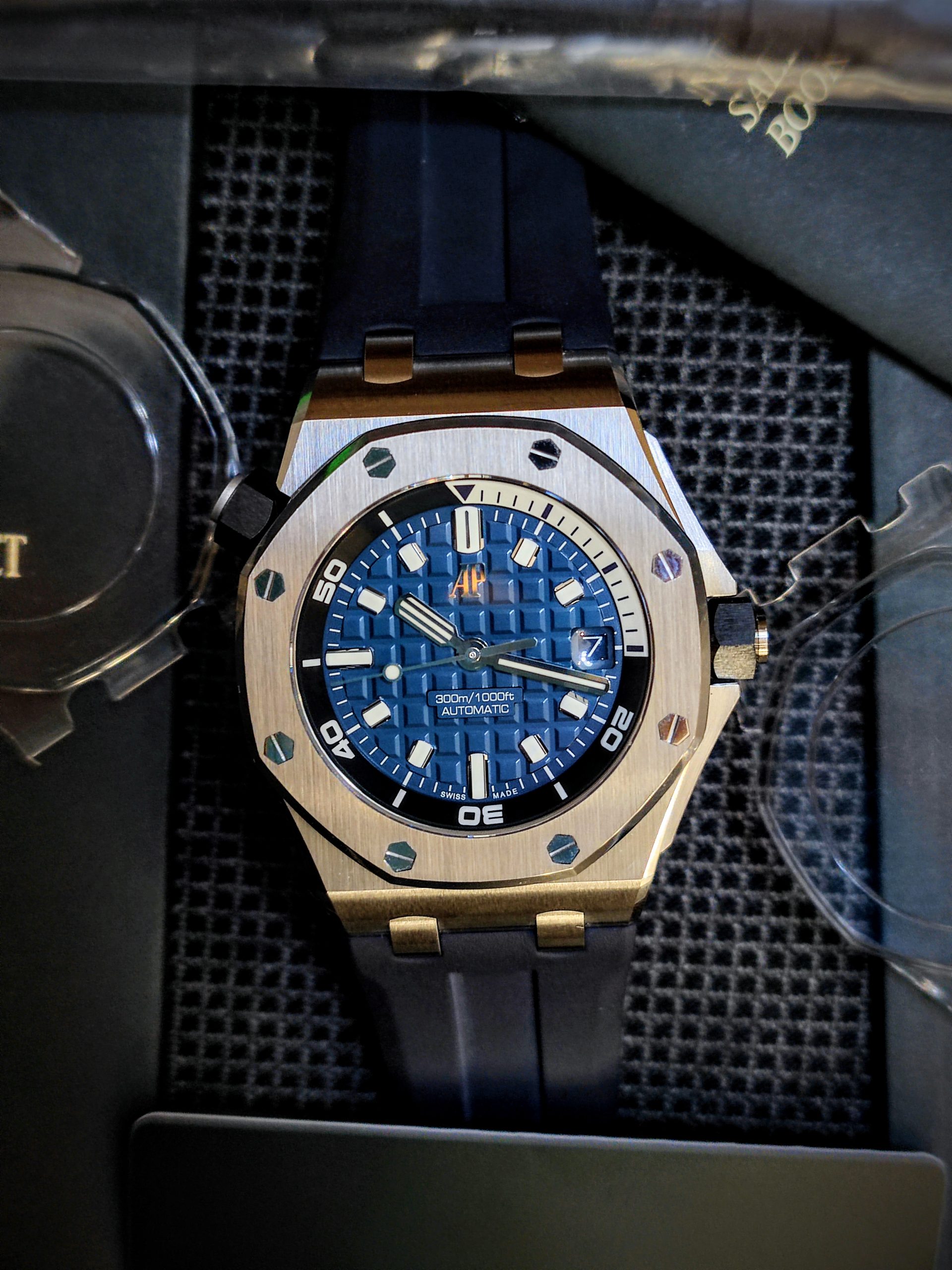 AP ROYAL OAK OFFSHORE DIVER STAINLESS STEEL 42MM 15720ST BLUE DIAL